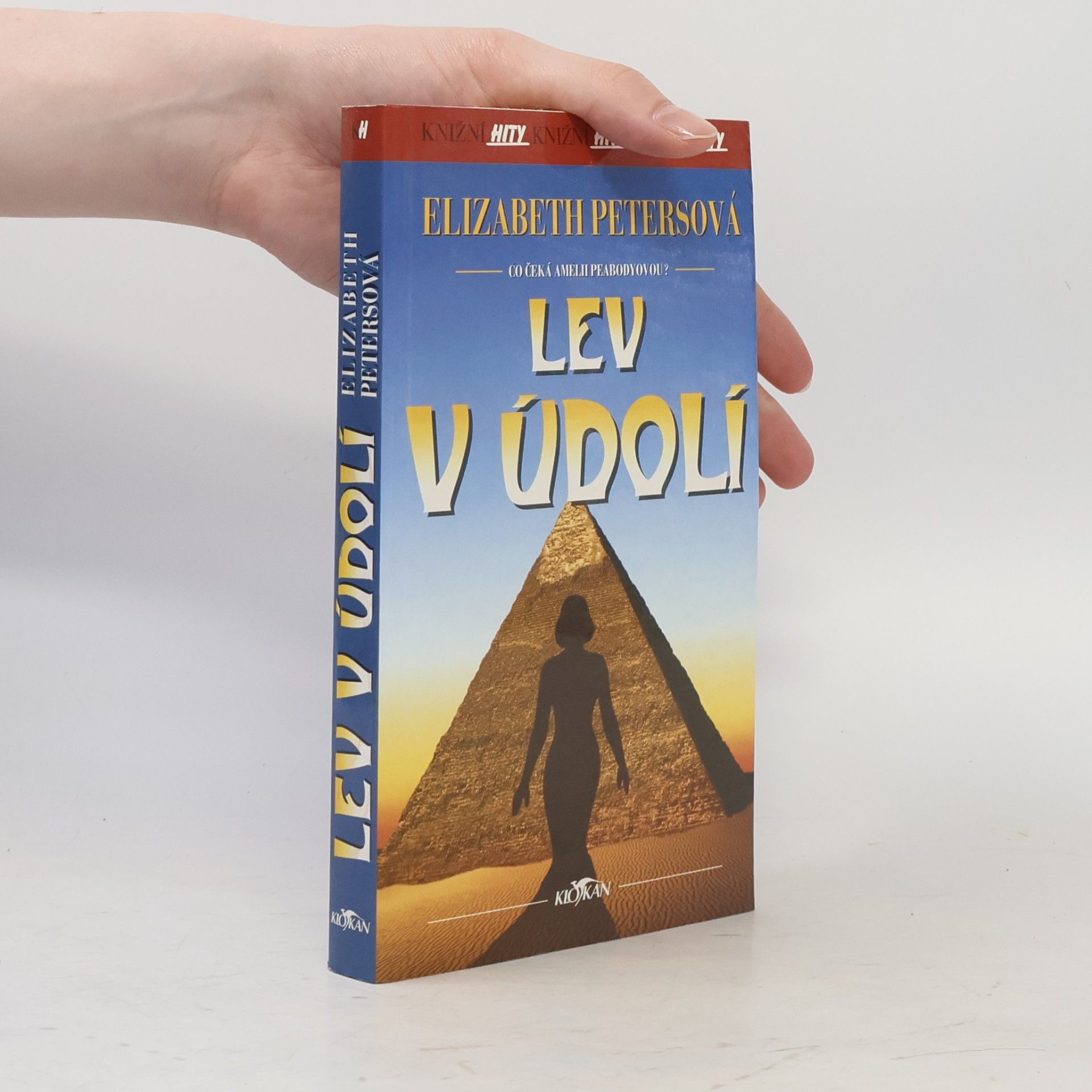 Elizabeth Peters Lev v údolí
