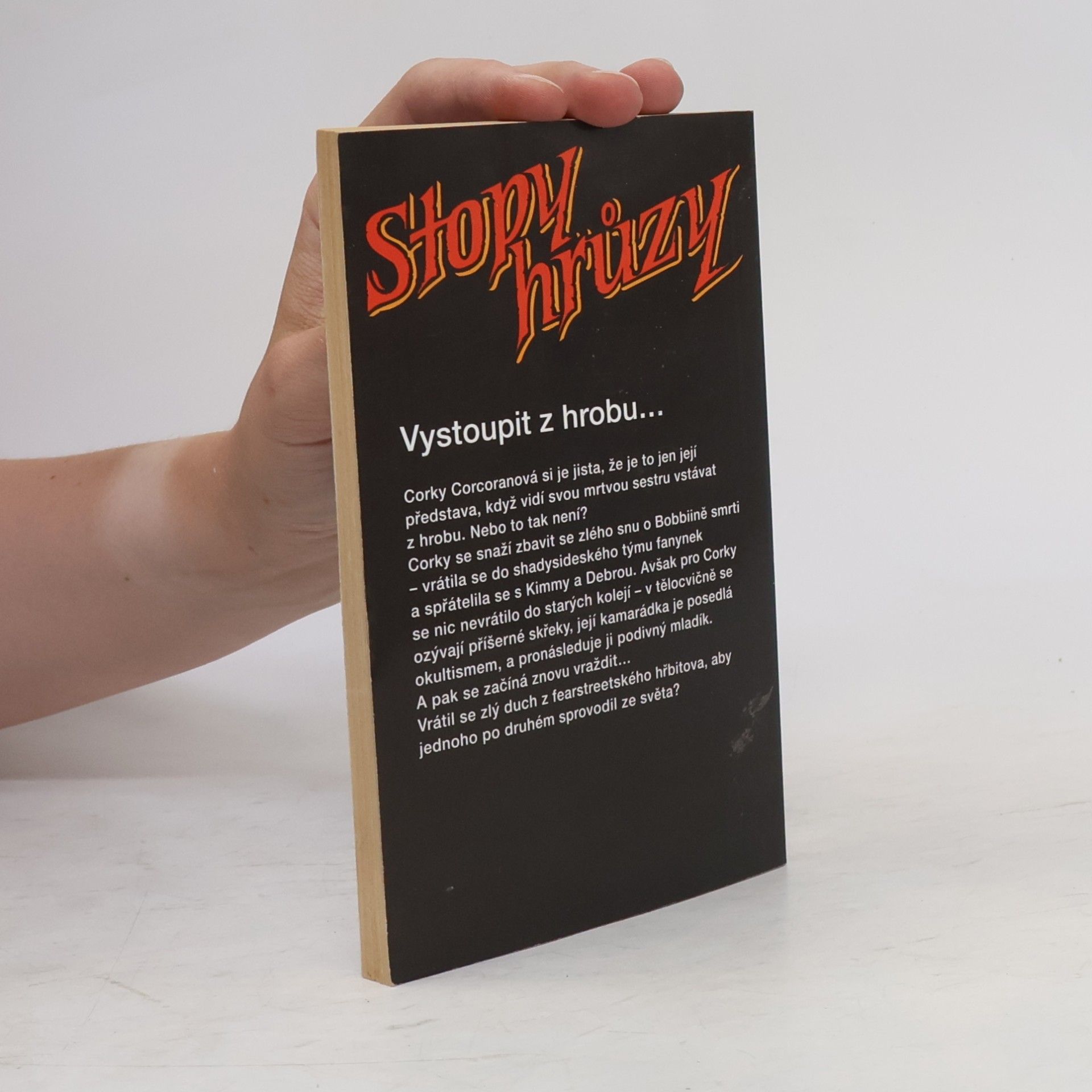 R. L. Stine Smrt ze záhrobí. Stopy hrůzy 39