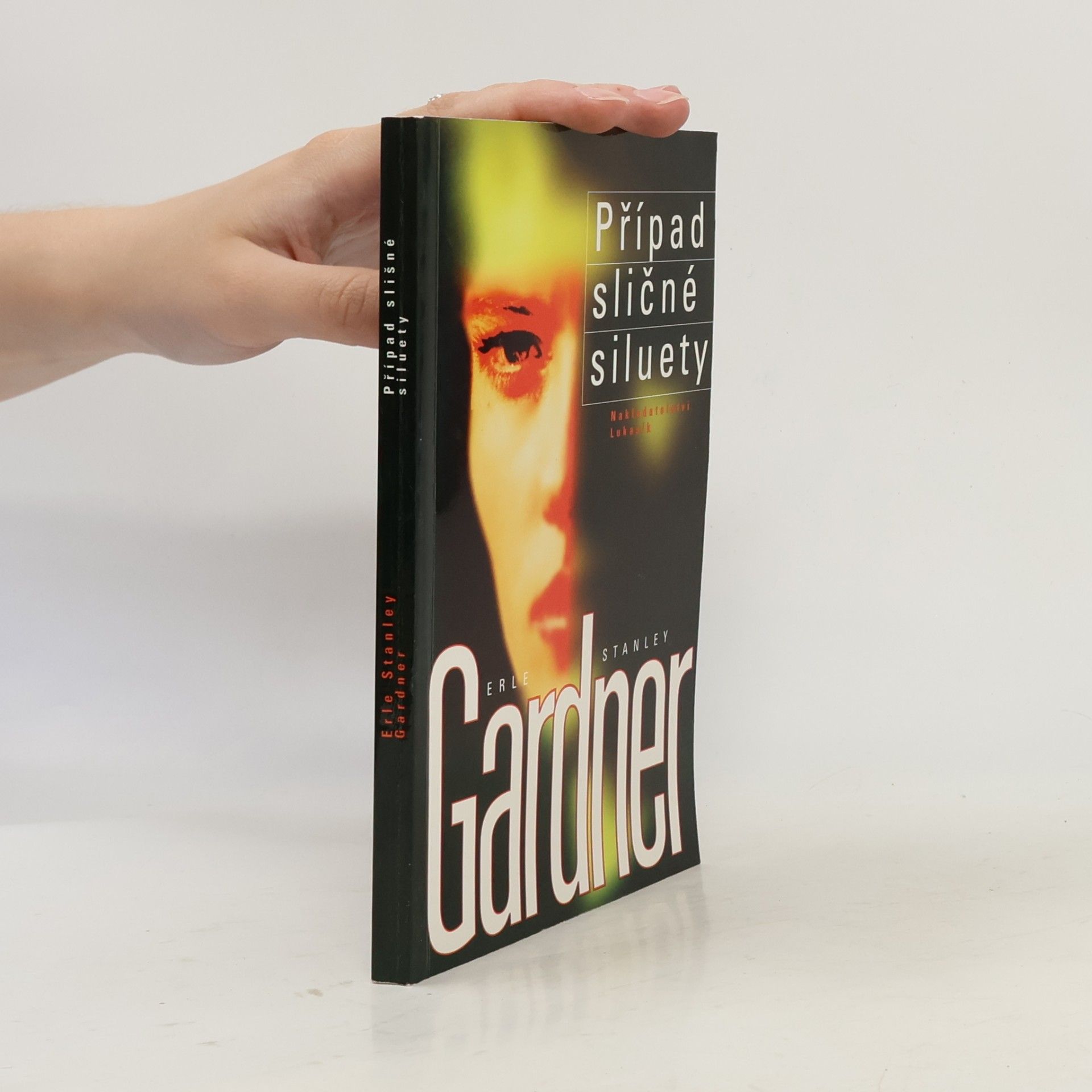 Erle Stanley Gardner Případ sličné siluety
