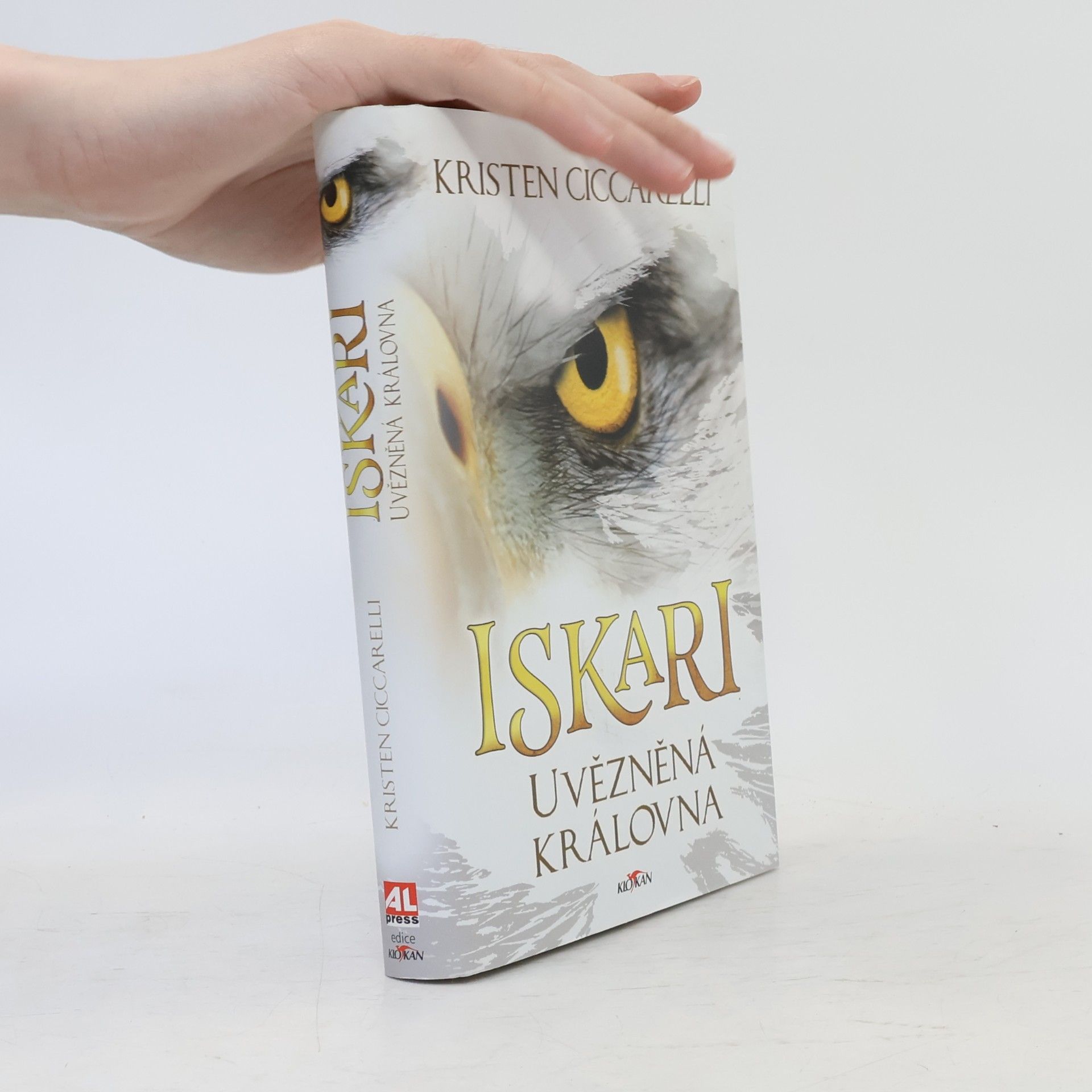 Kristen Ciccarelli Iskari. Uvězněná královna