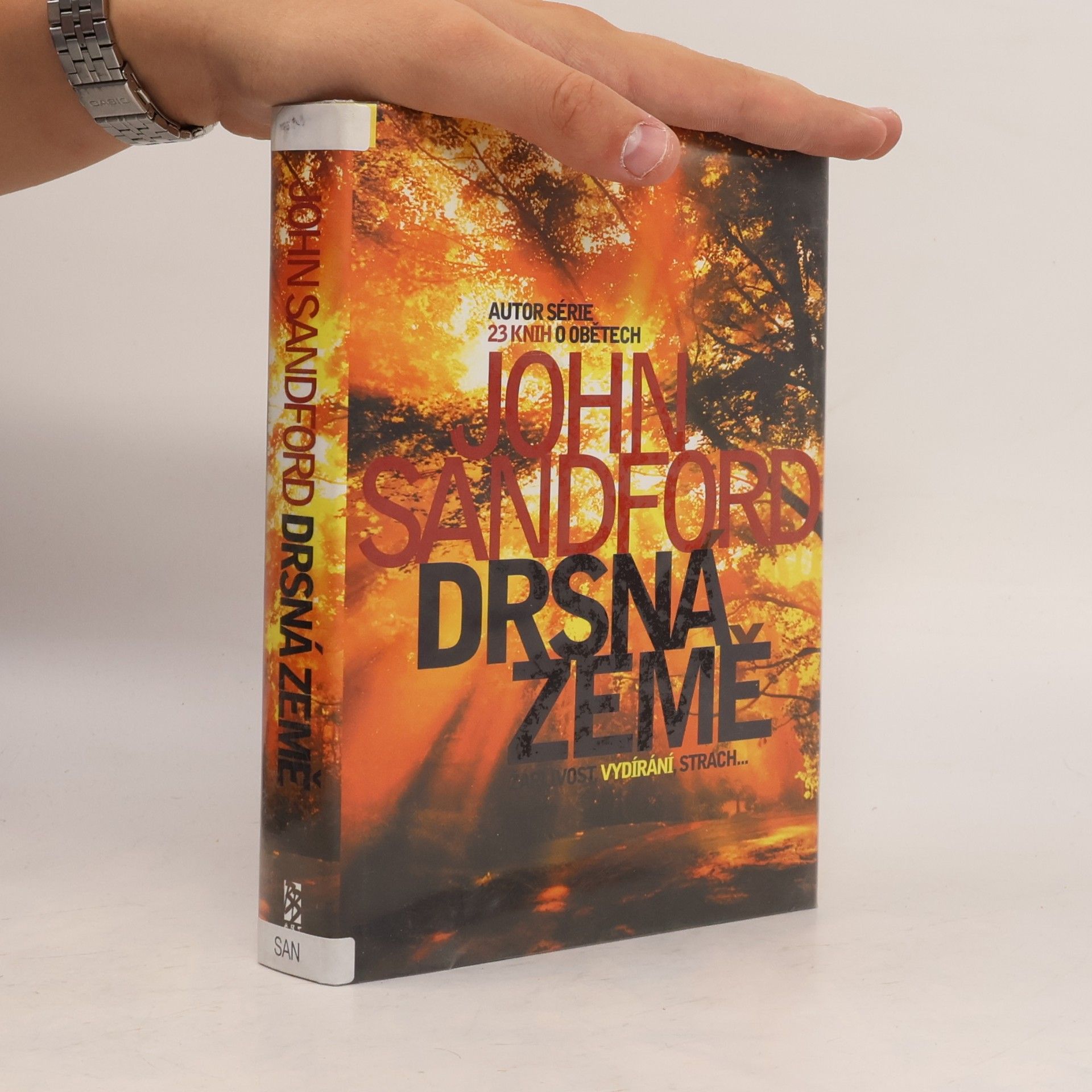 John Sandford Drsná země