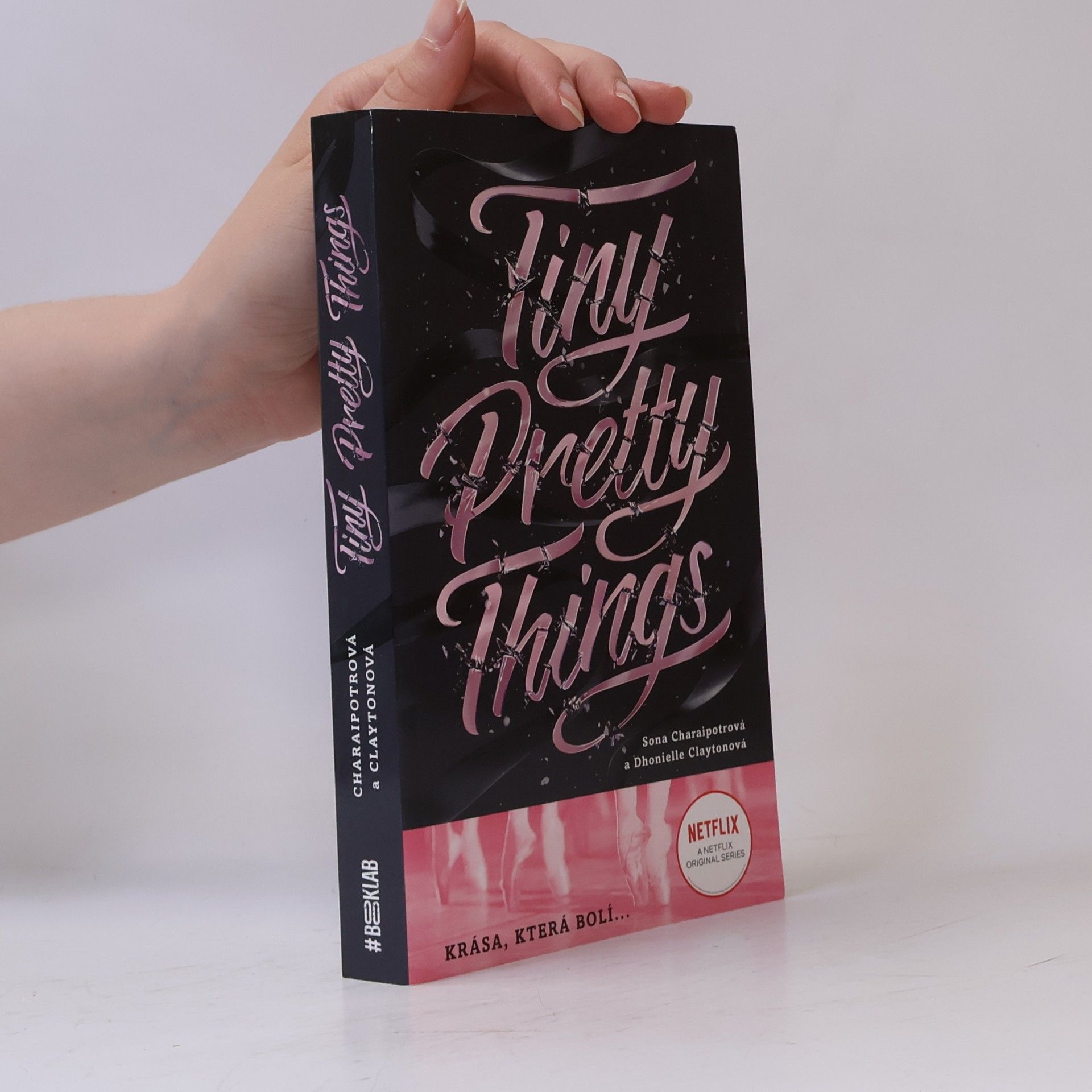 Sona Charaipotra Tiny pretty things