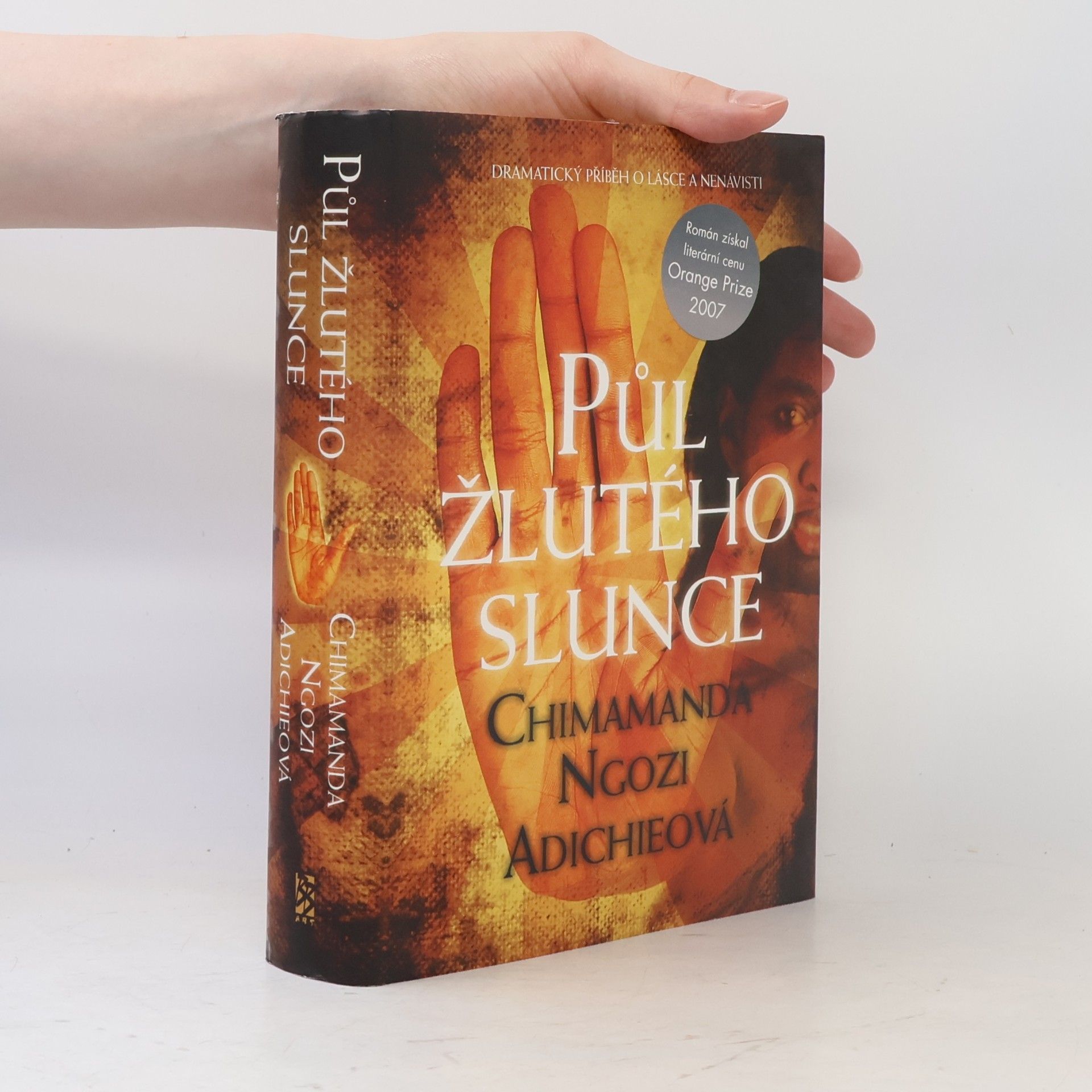 Chimamanda Ngozi Adichie Půl žlutého slunce