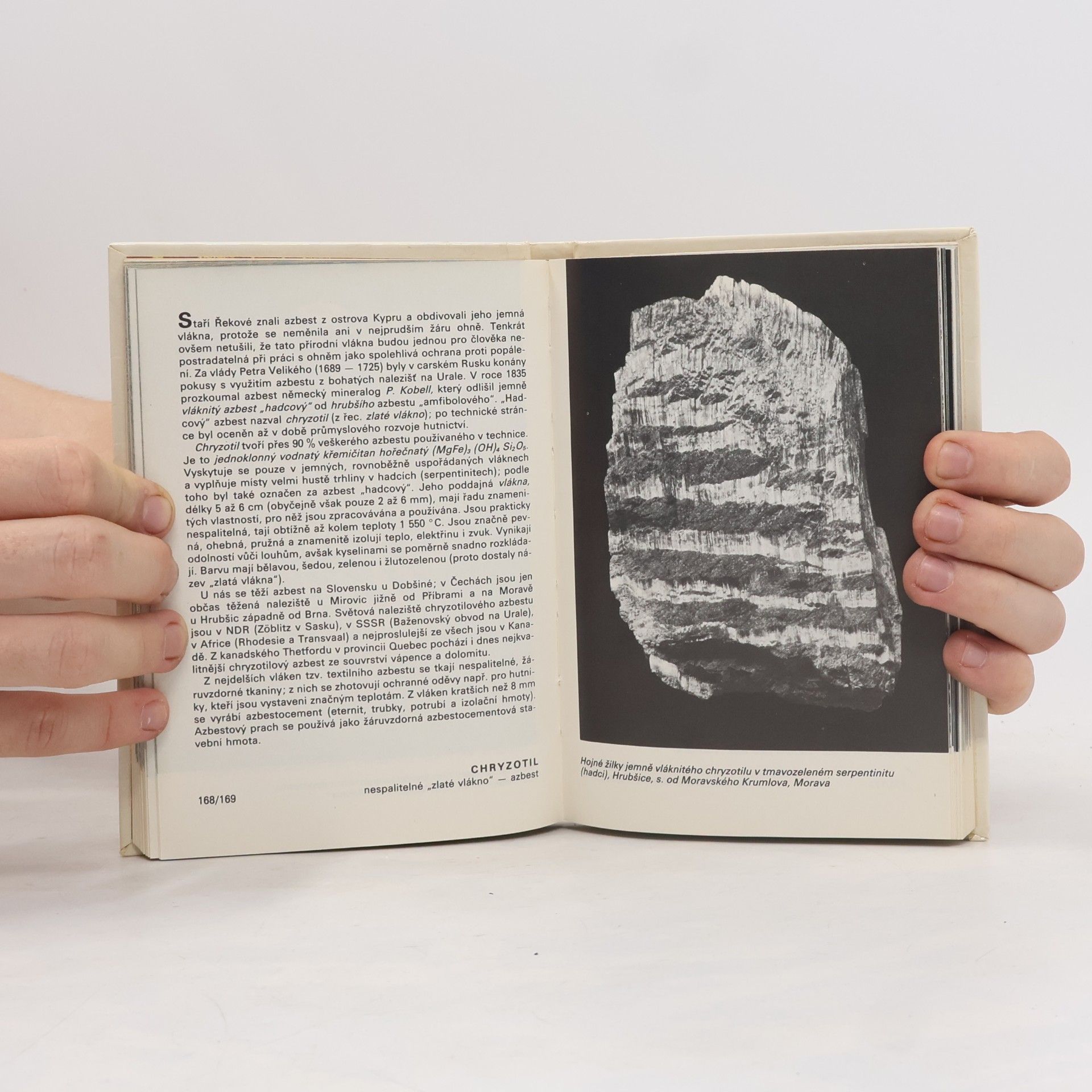 Karel Tuček Kapesní atlas nerostů a hornin