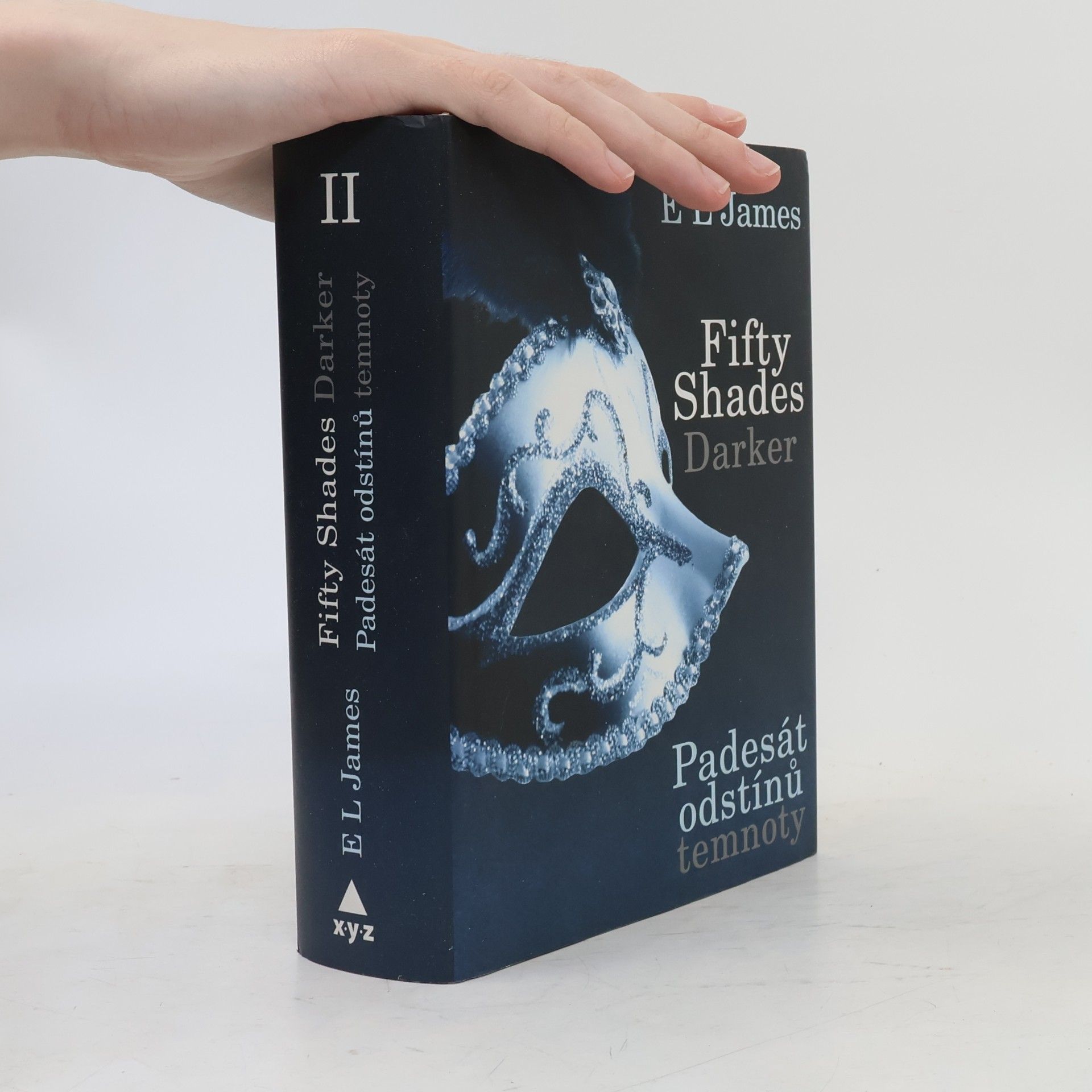 E. L. James Padesát odstínů temnoty