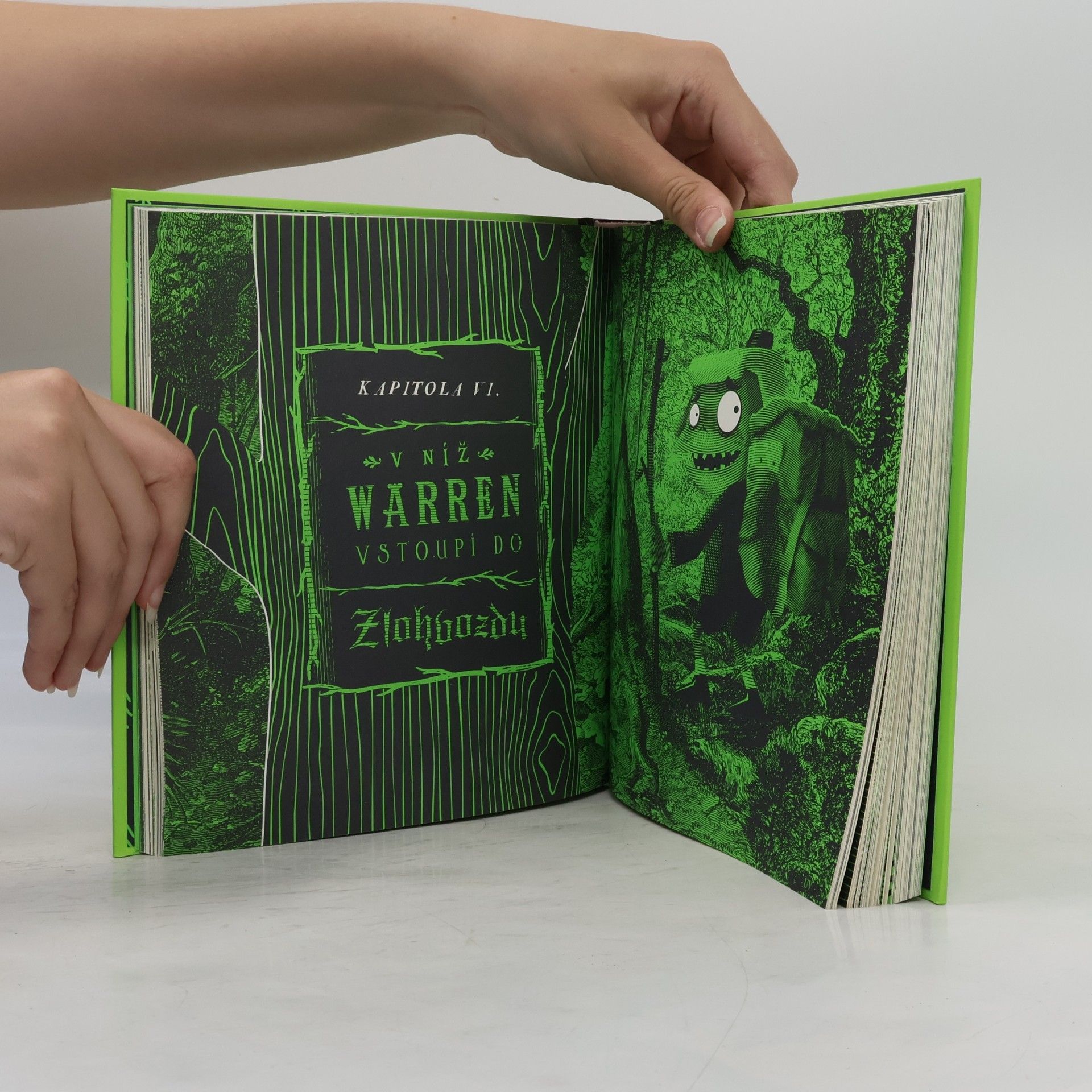 Tania del Rio Warren XIII. a šeptající les
