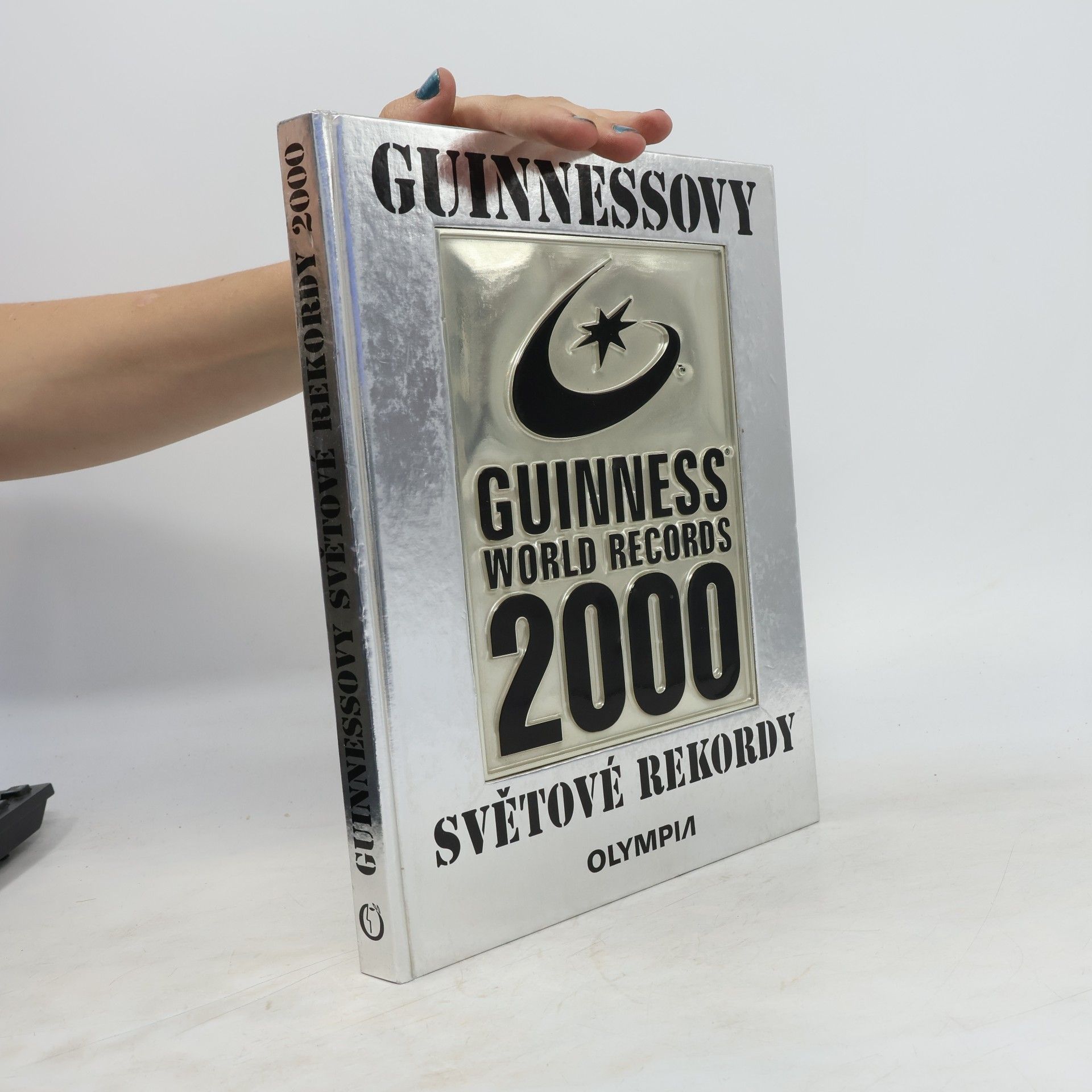 AA.VV. Guinnessovy světové rekordy 2000.
