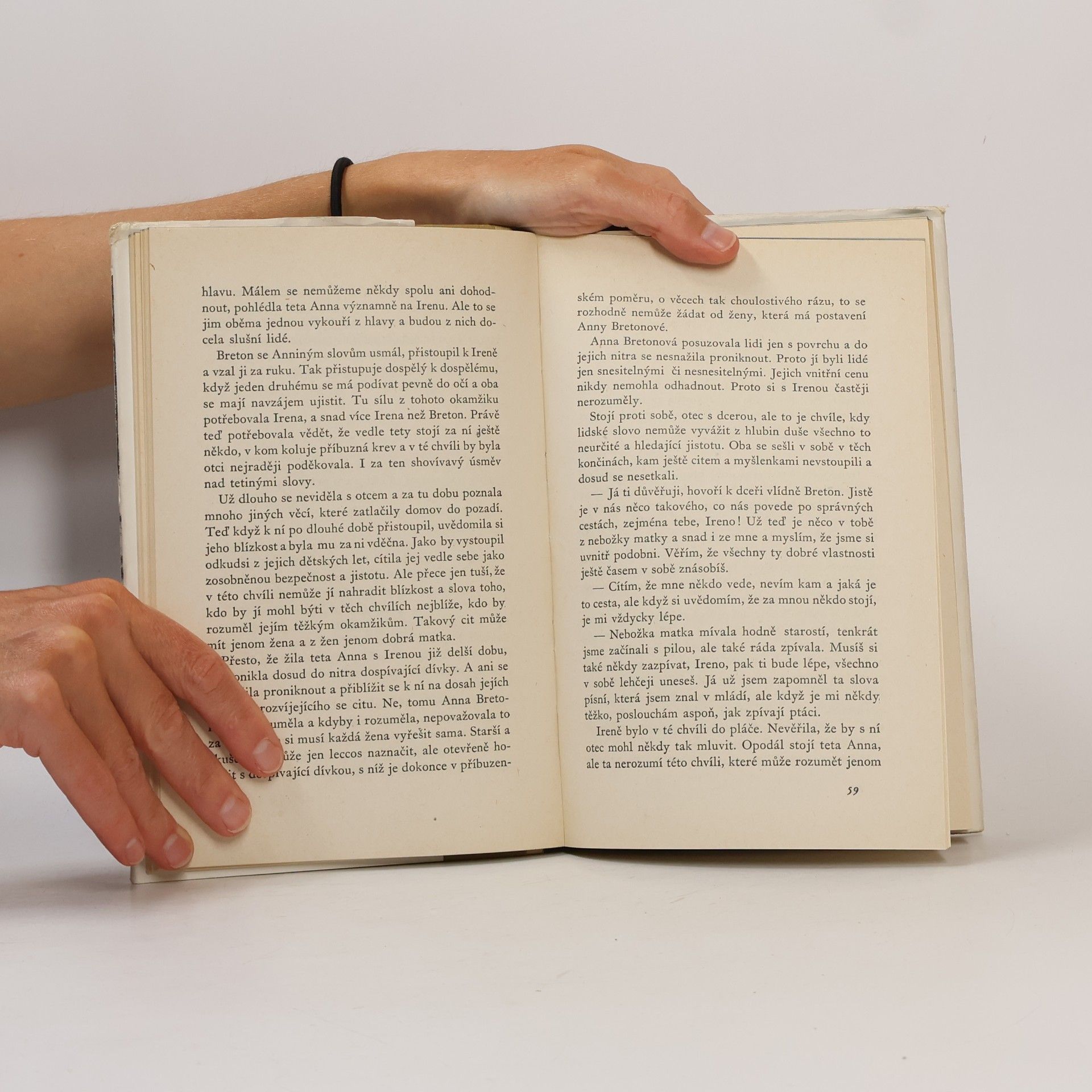 Various authors Země v oblacích