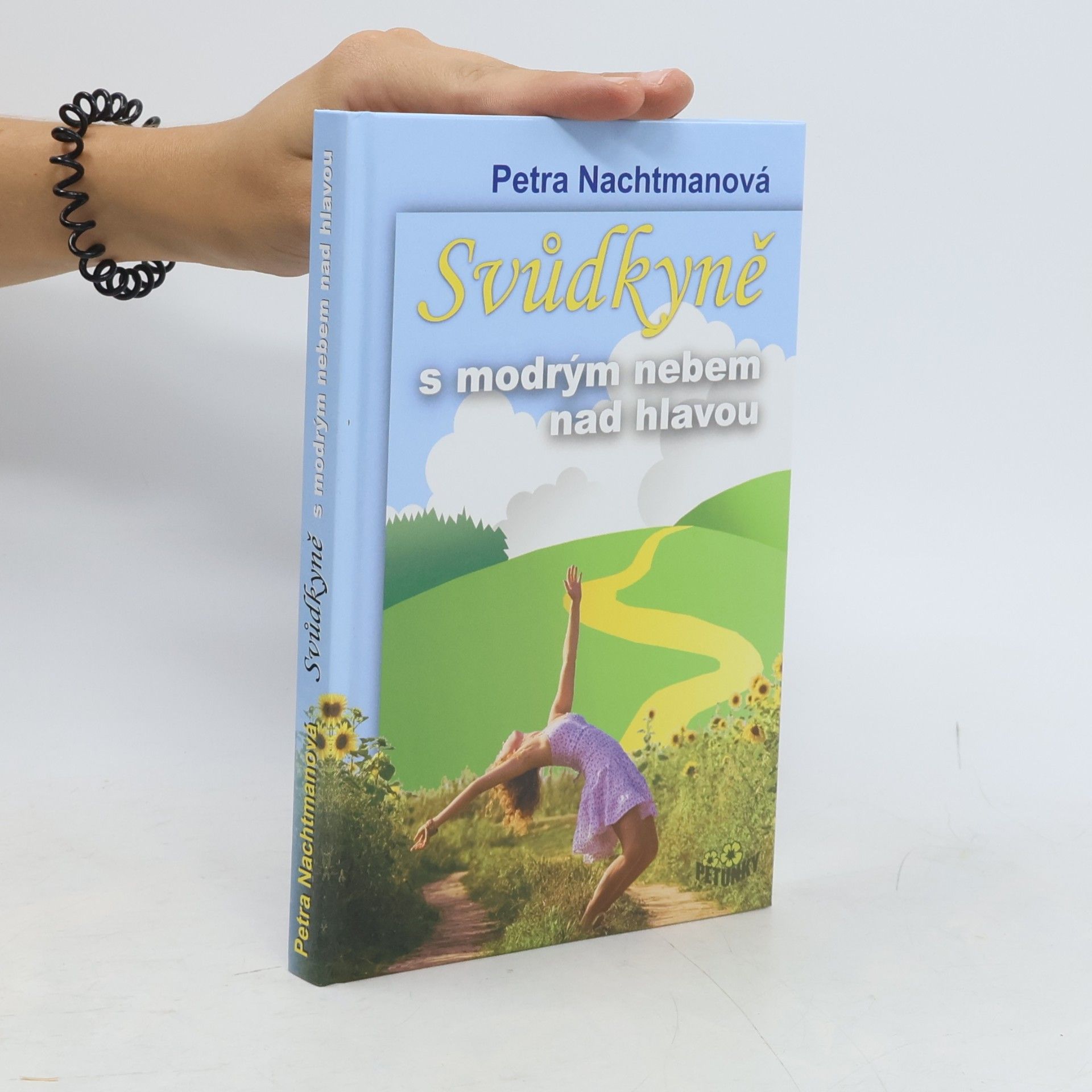 Svůdkyně s modrým nebem nad hlavou