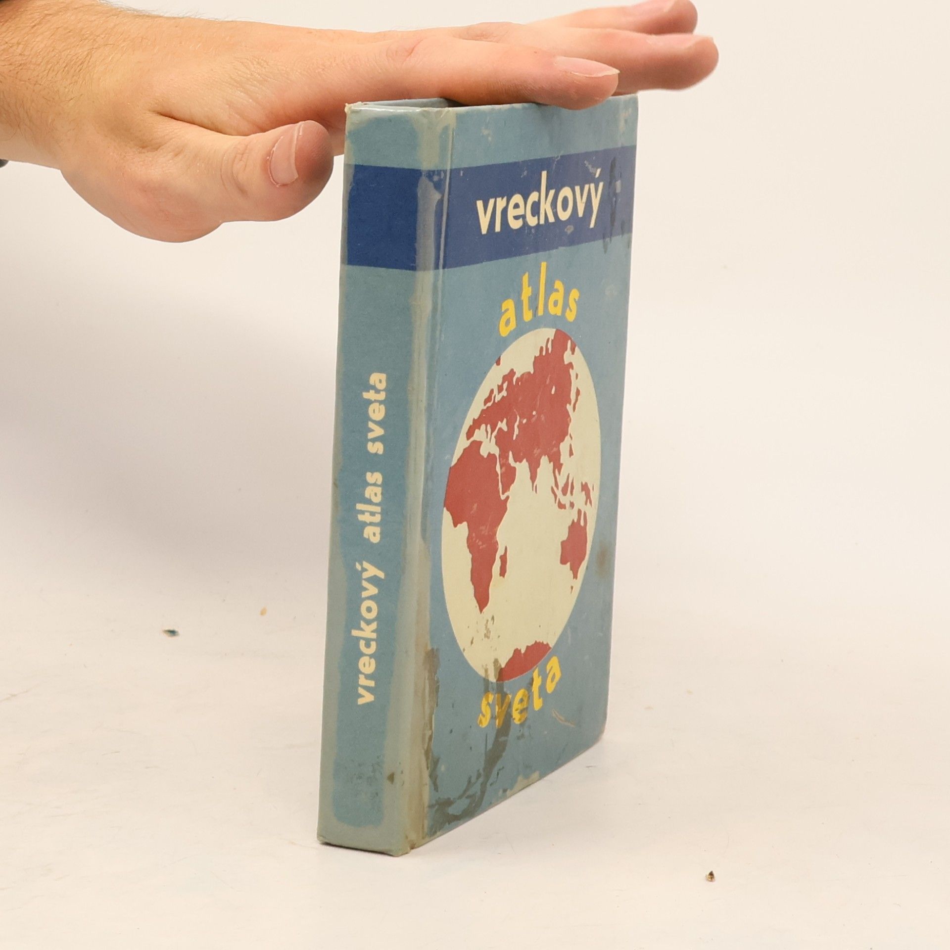 Various authors Vreckový atlas sveta
