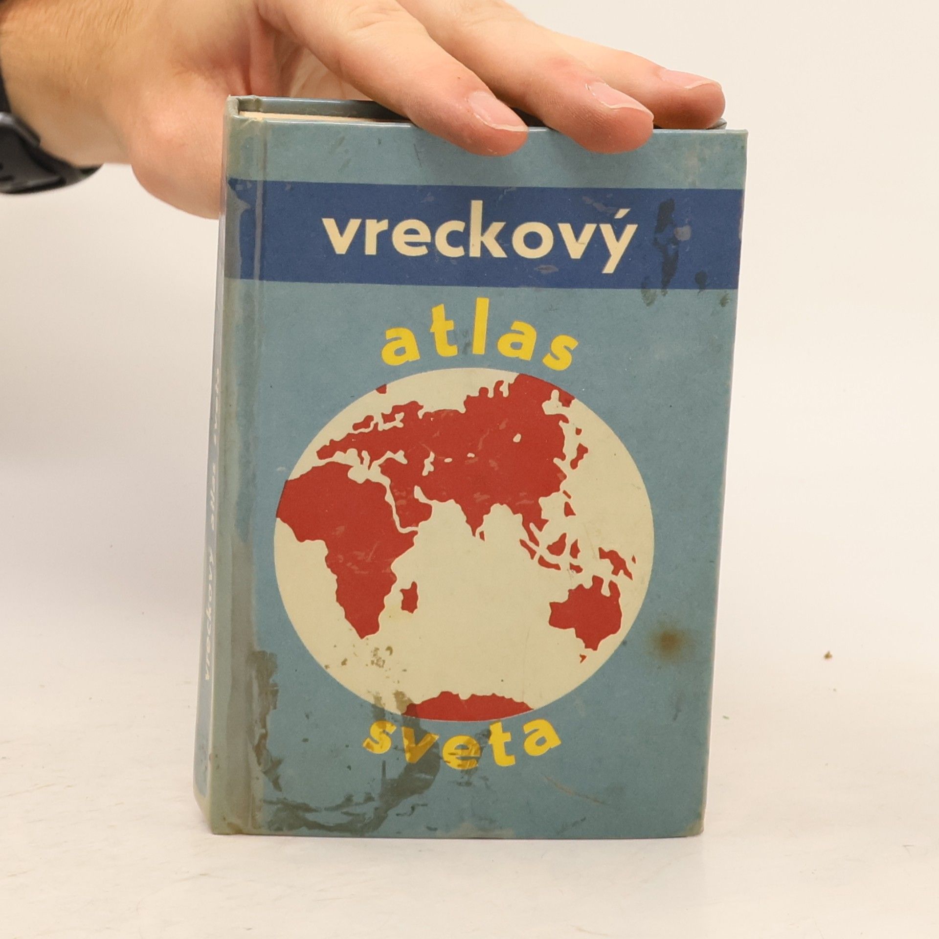 Various authors Vreckový atlas sveta