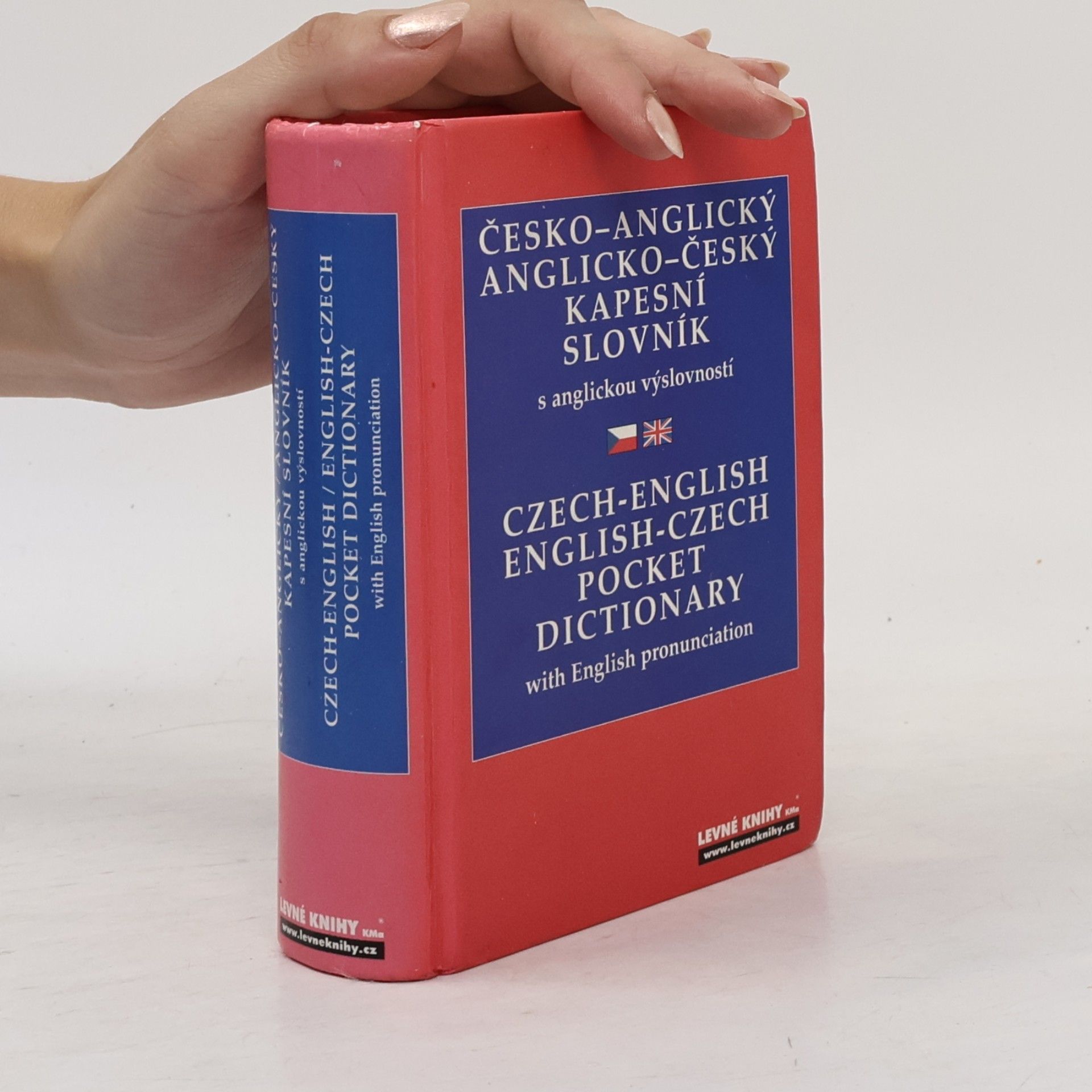 Česko-anglický, anglicko-český kapesní slovník s anglickou výslovností