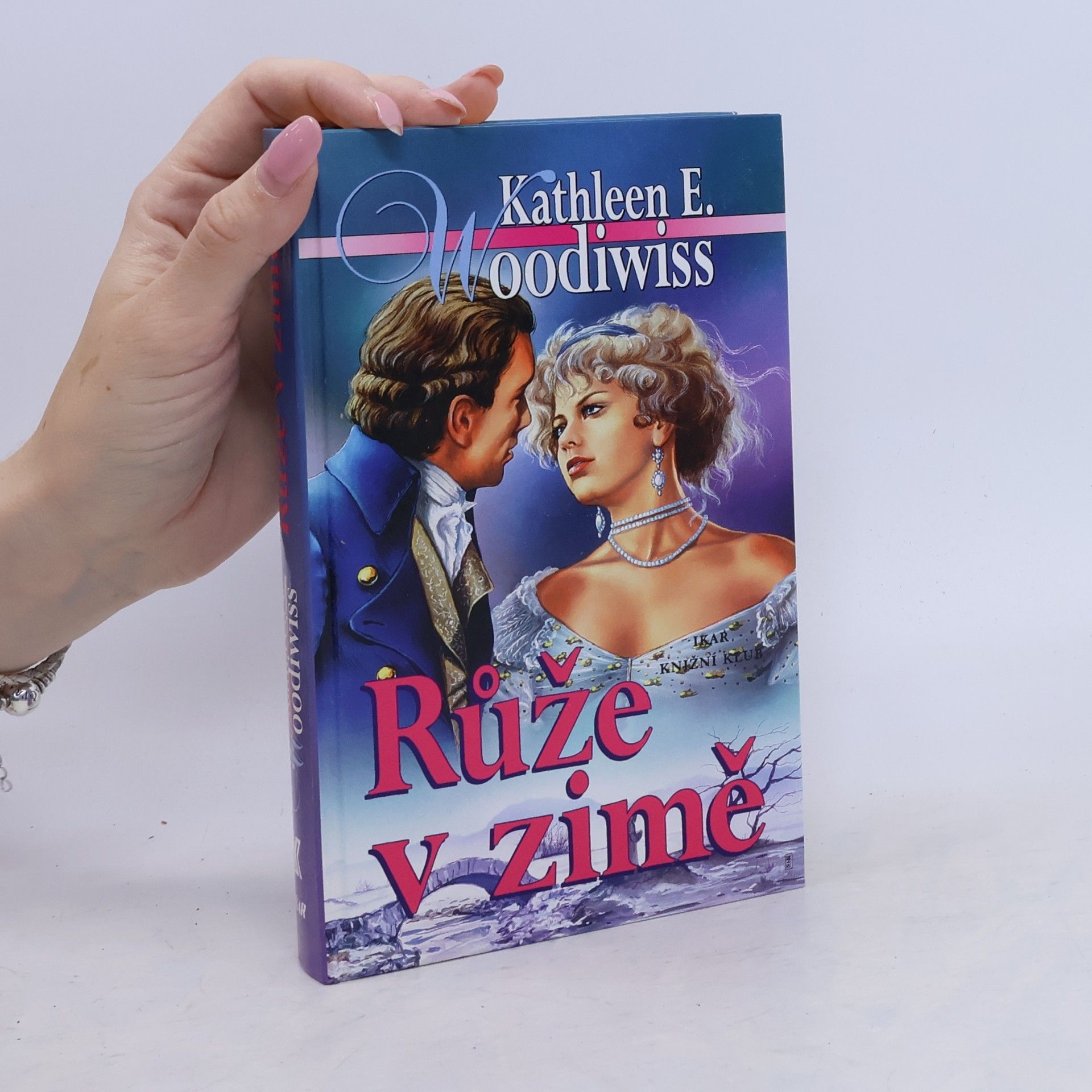Kathleen E. Woodiwiss Růže v zimě
