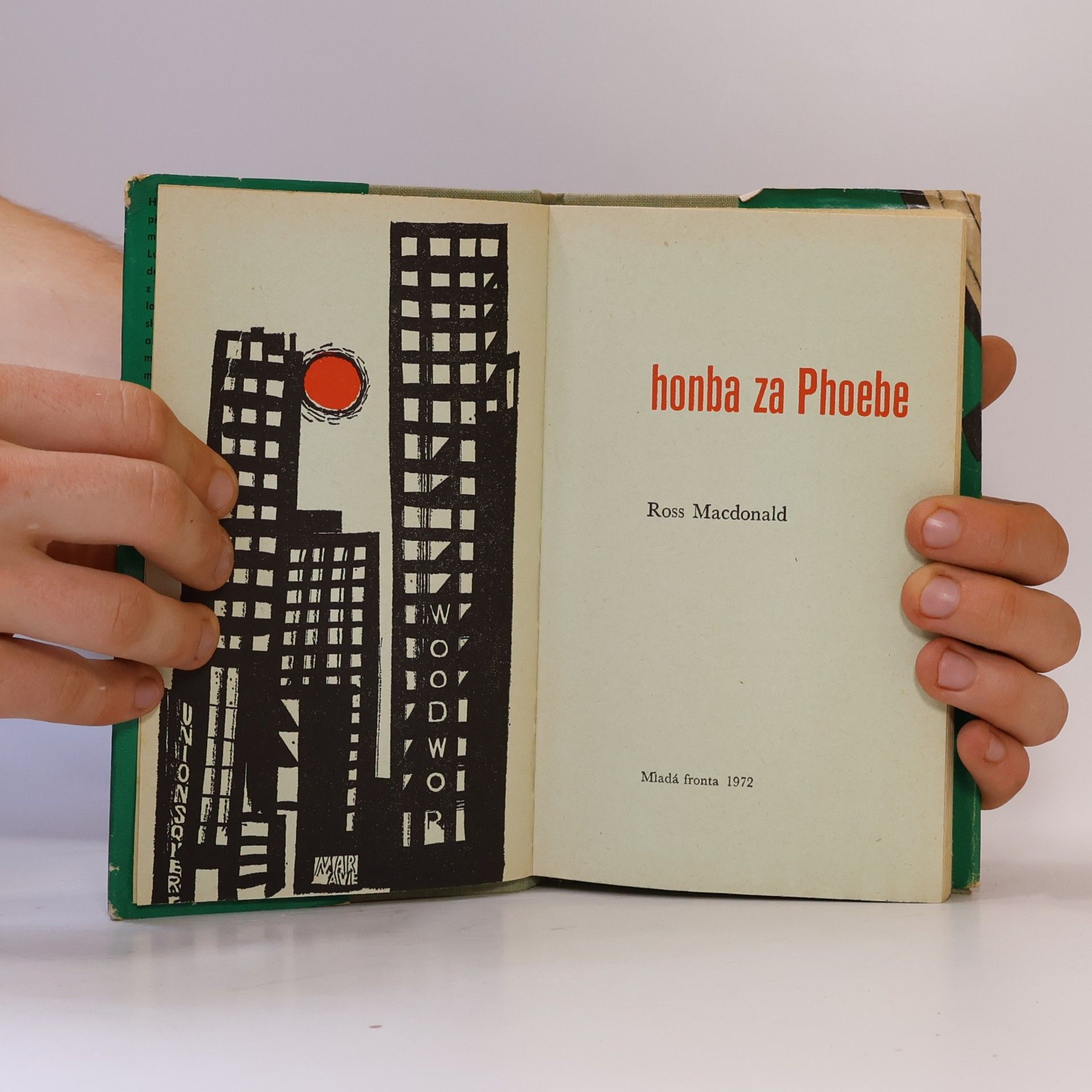Ross Macdonald Honba za Phoebe