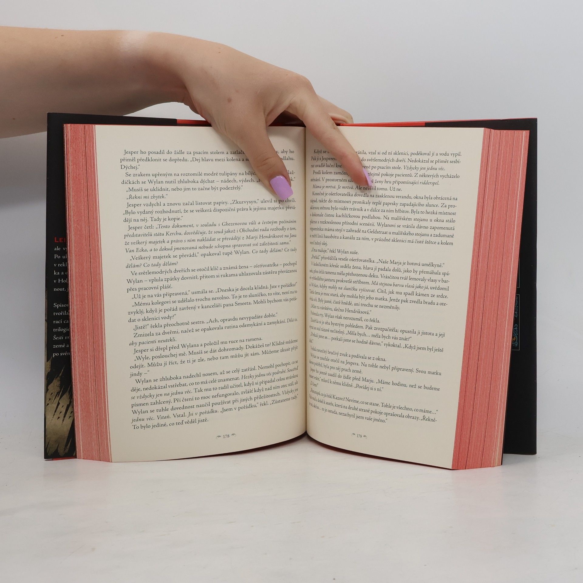 Leigh Bardugo Prohnilé město