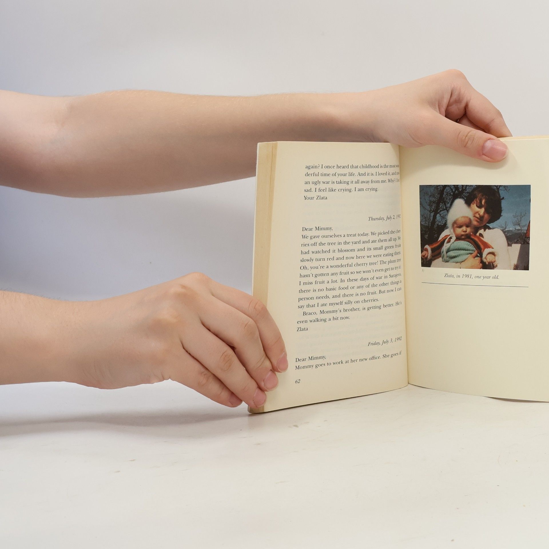 Zlata Filipović Zlata's Diary: A Child's Life in Wartime Sarajevo: Revised Edition