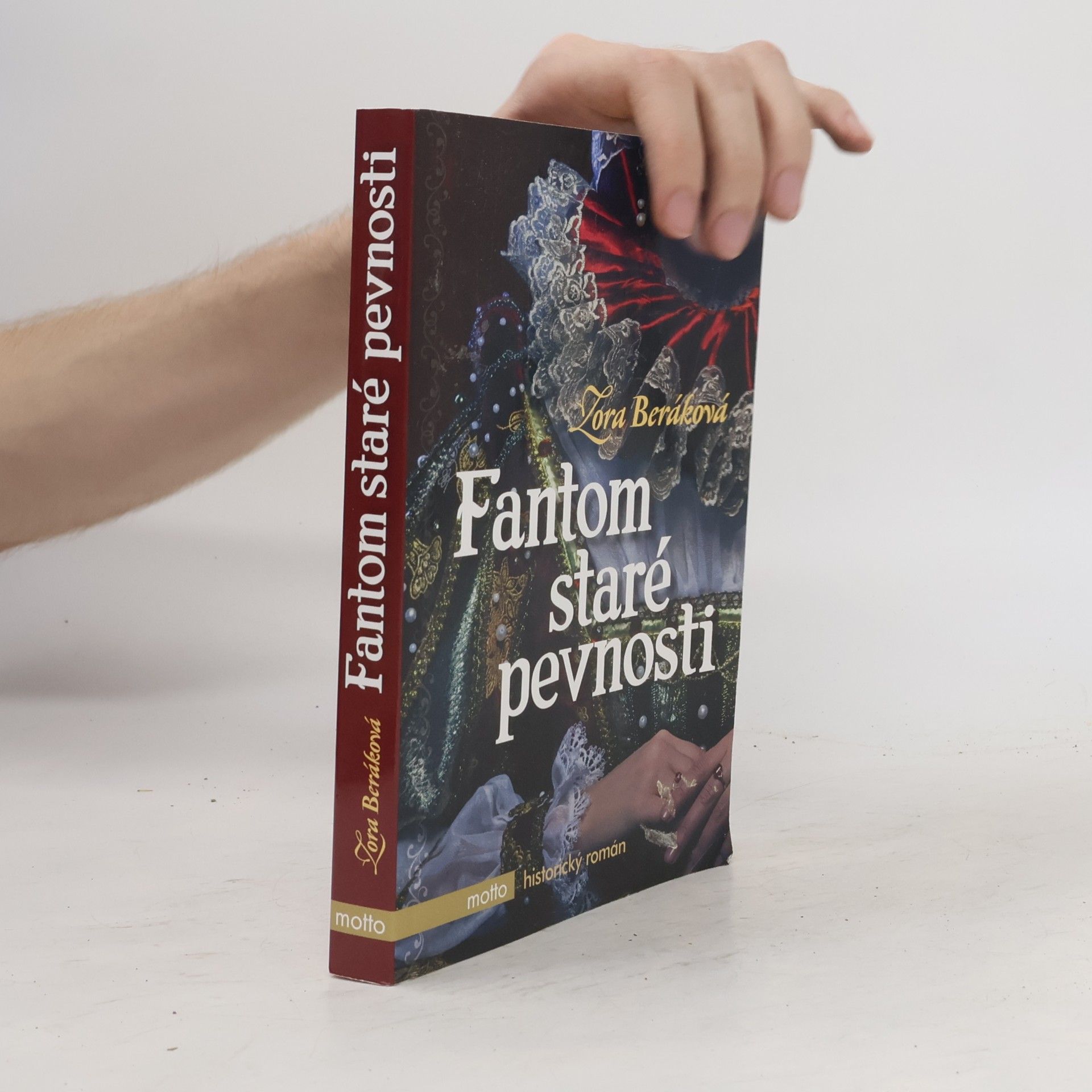 Zora Beráková Fantom staré pevnosti : dobrodružný historický román