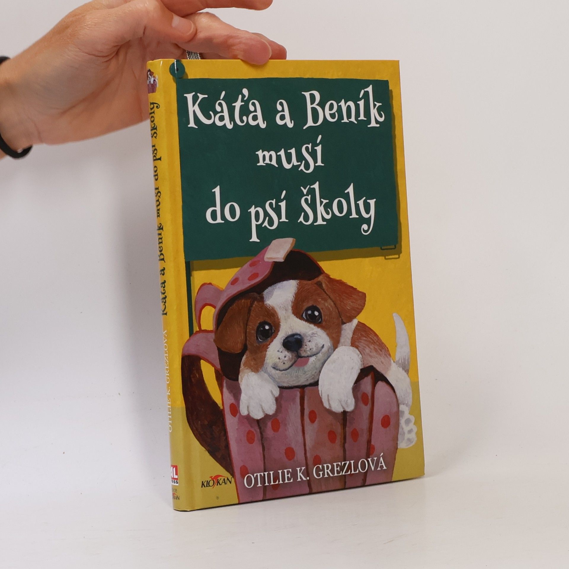 Káťa a Beník musí do psí školy