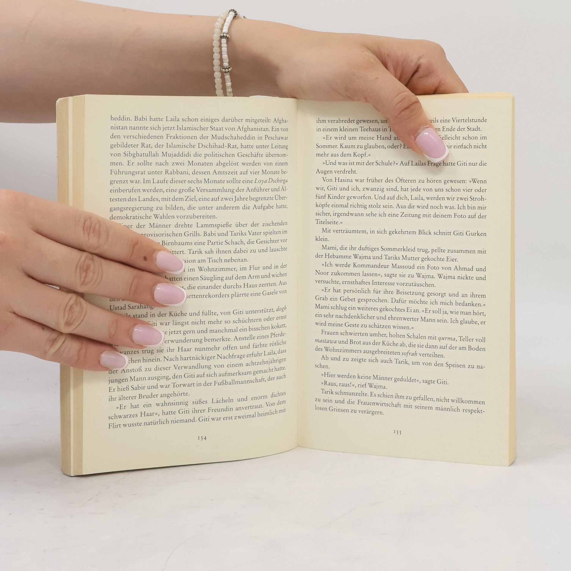 Khaled Hosseini Tausend strahlende Sonnen : Roman