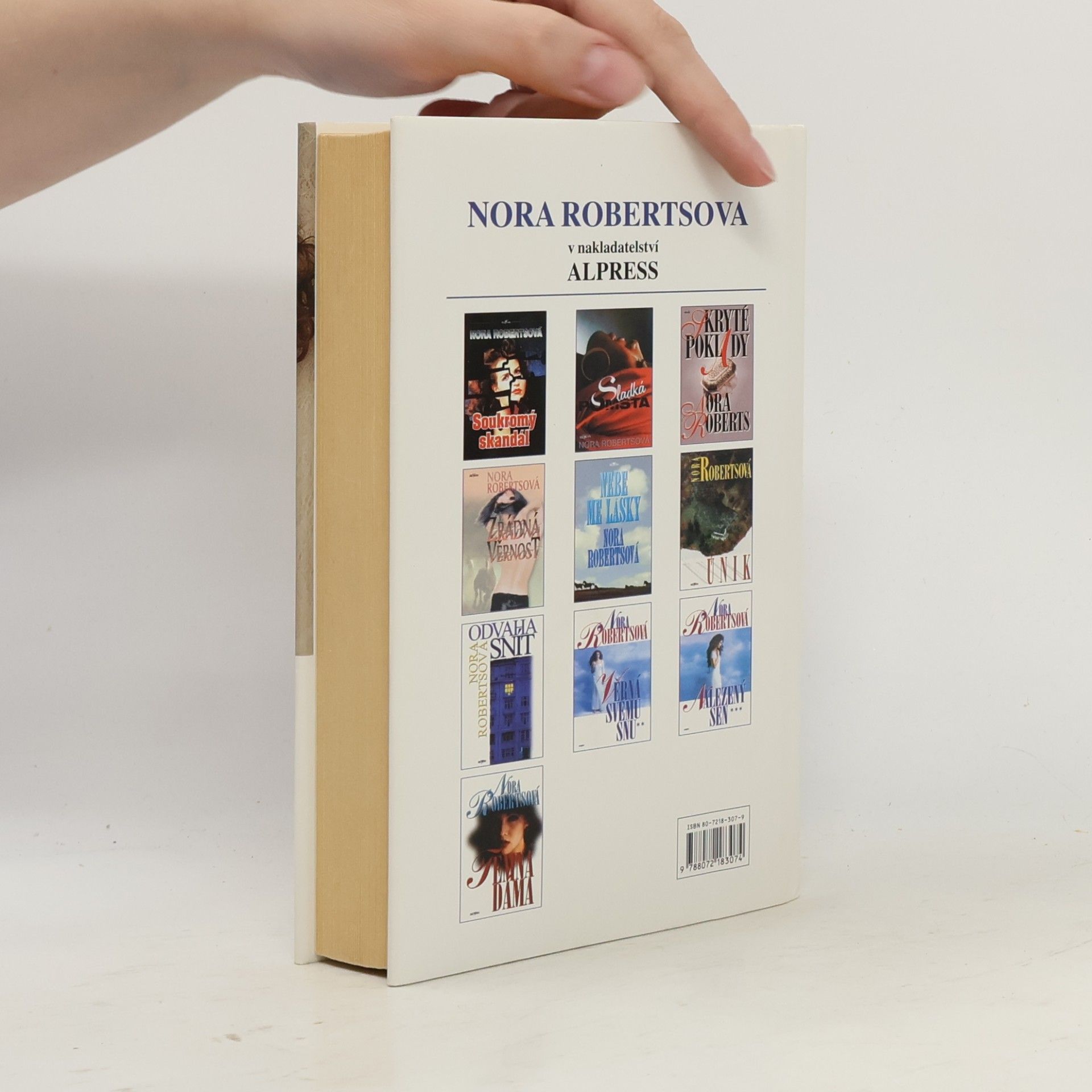 Nora Roberts Veřejná tajemství