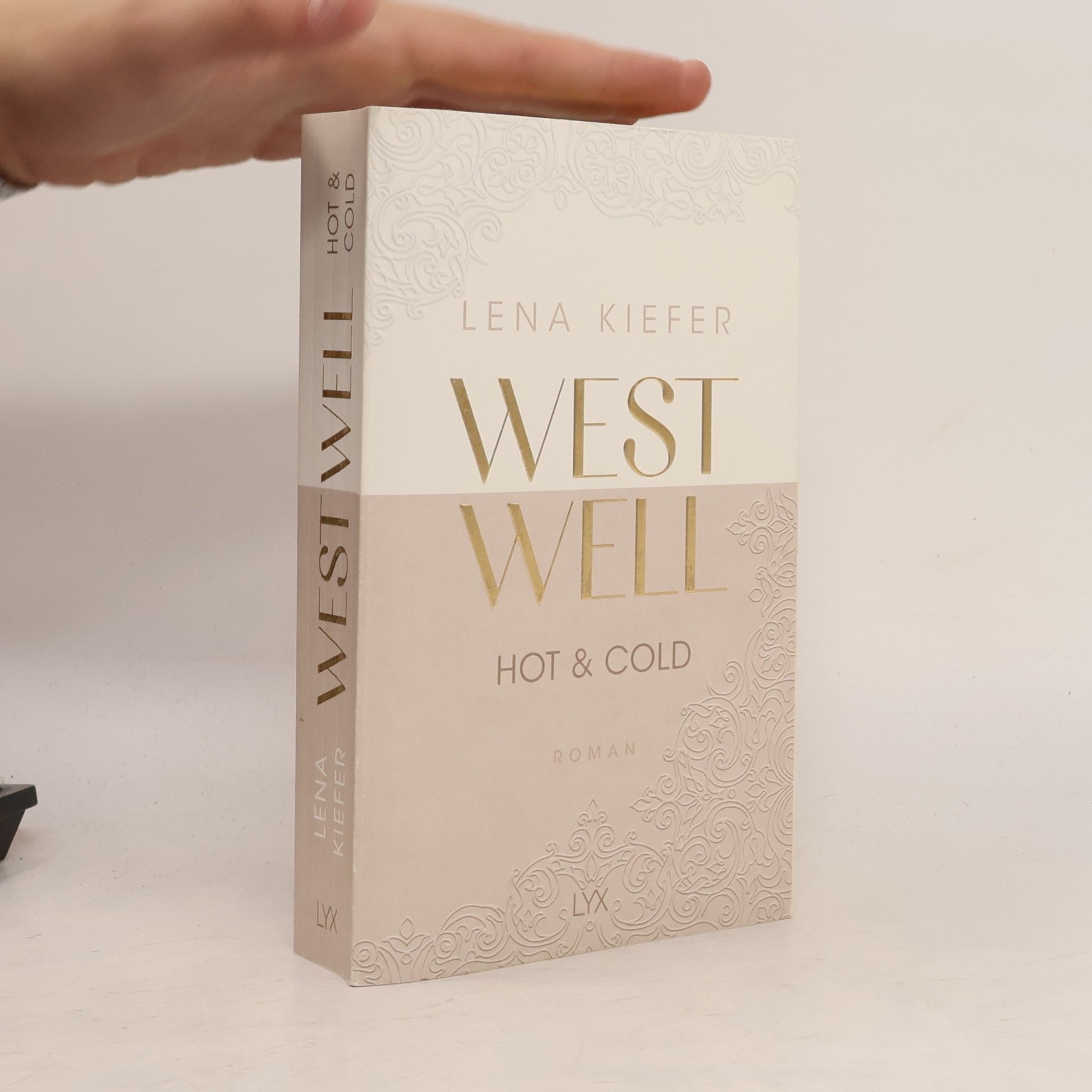 Lena Kiefer Westwell - Hot & Cold