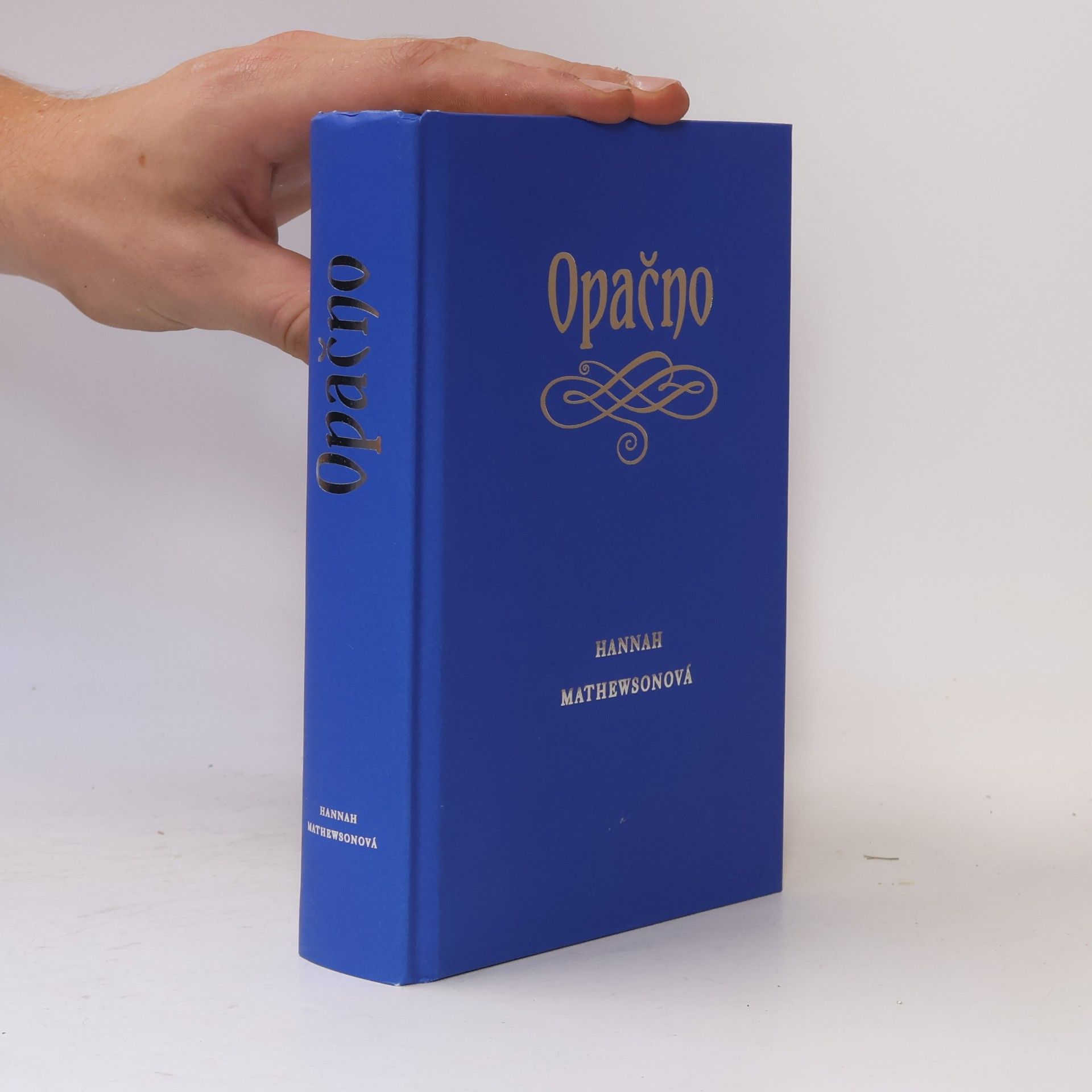 Hannah Mathewson Opačno