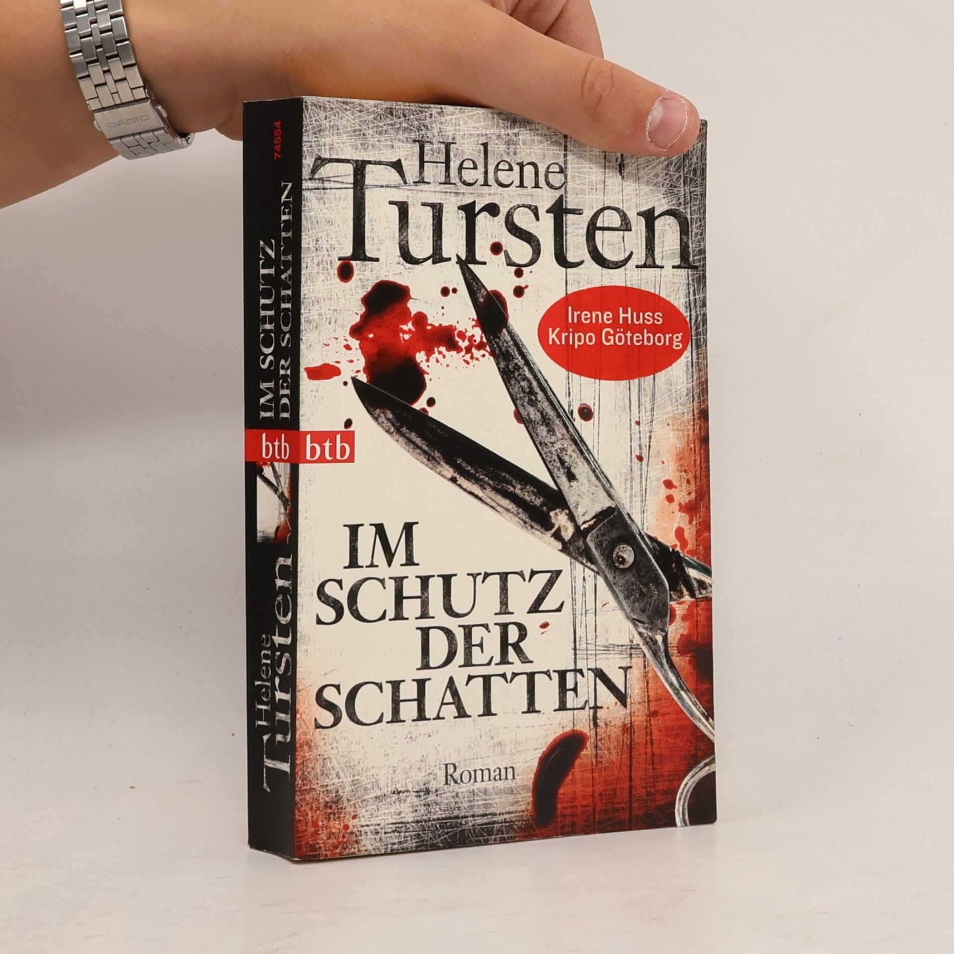 Helene Tursten Im Schutz der Schatten