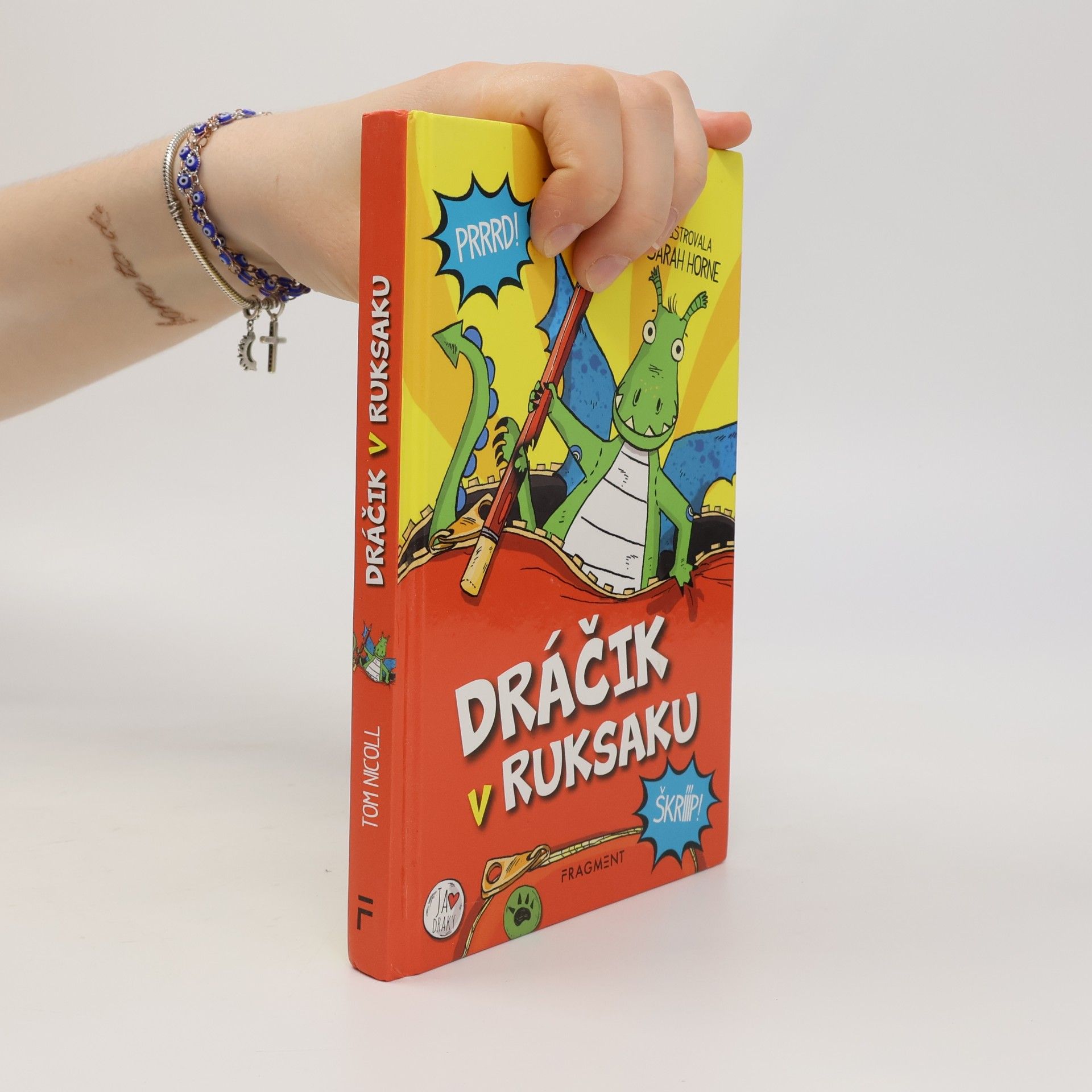 Dráčik v ruksaku