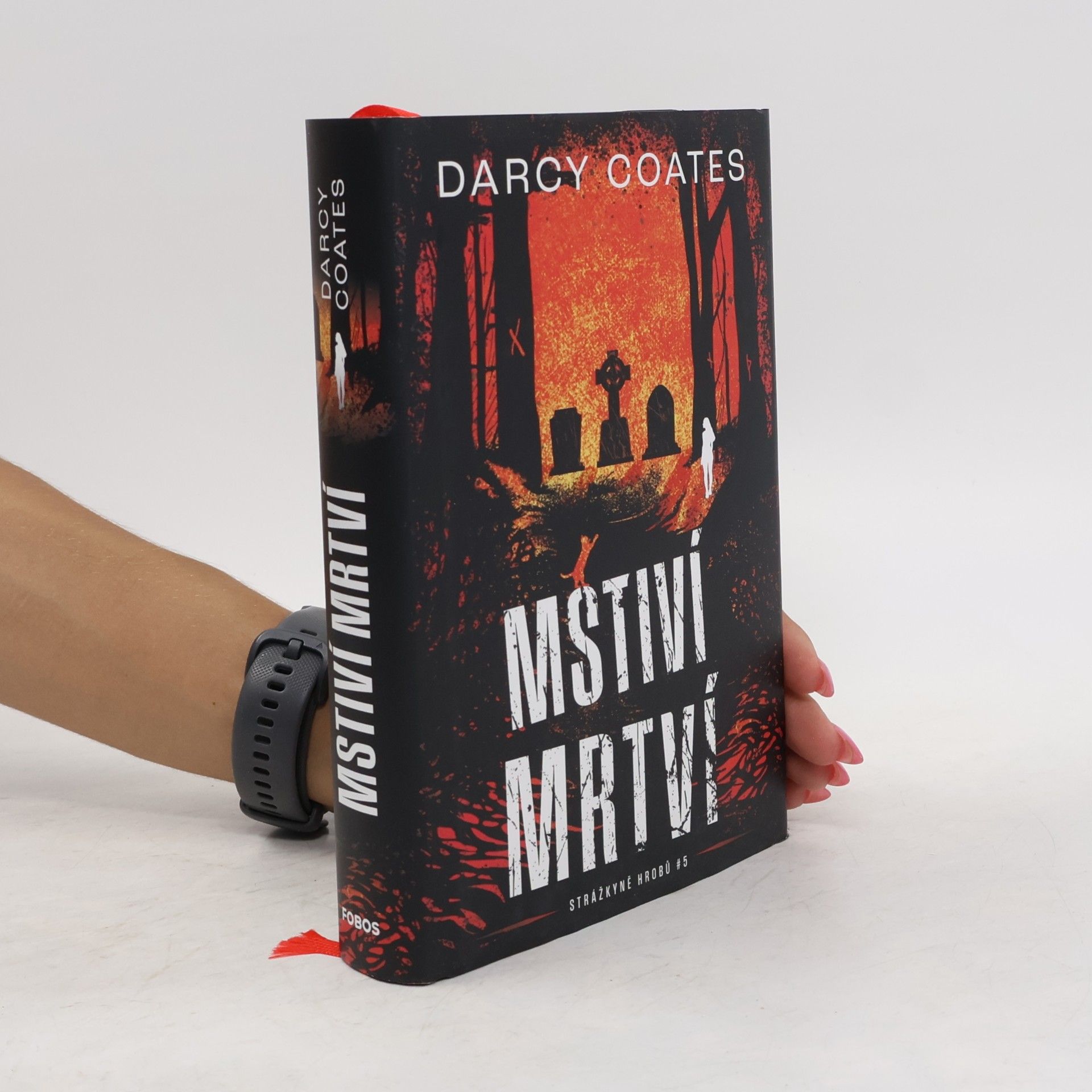 Strážkyně hrobů - 5: Mstiví mrtví
