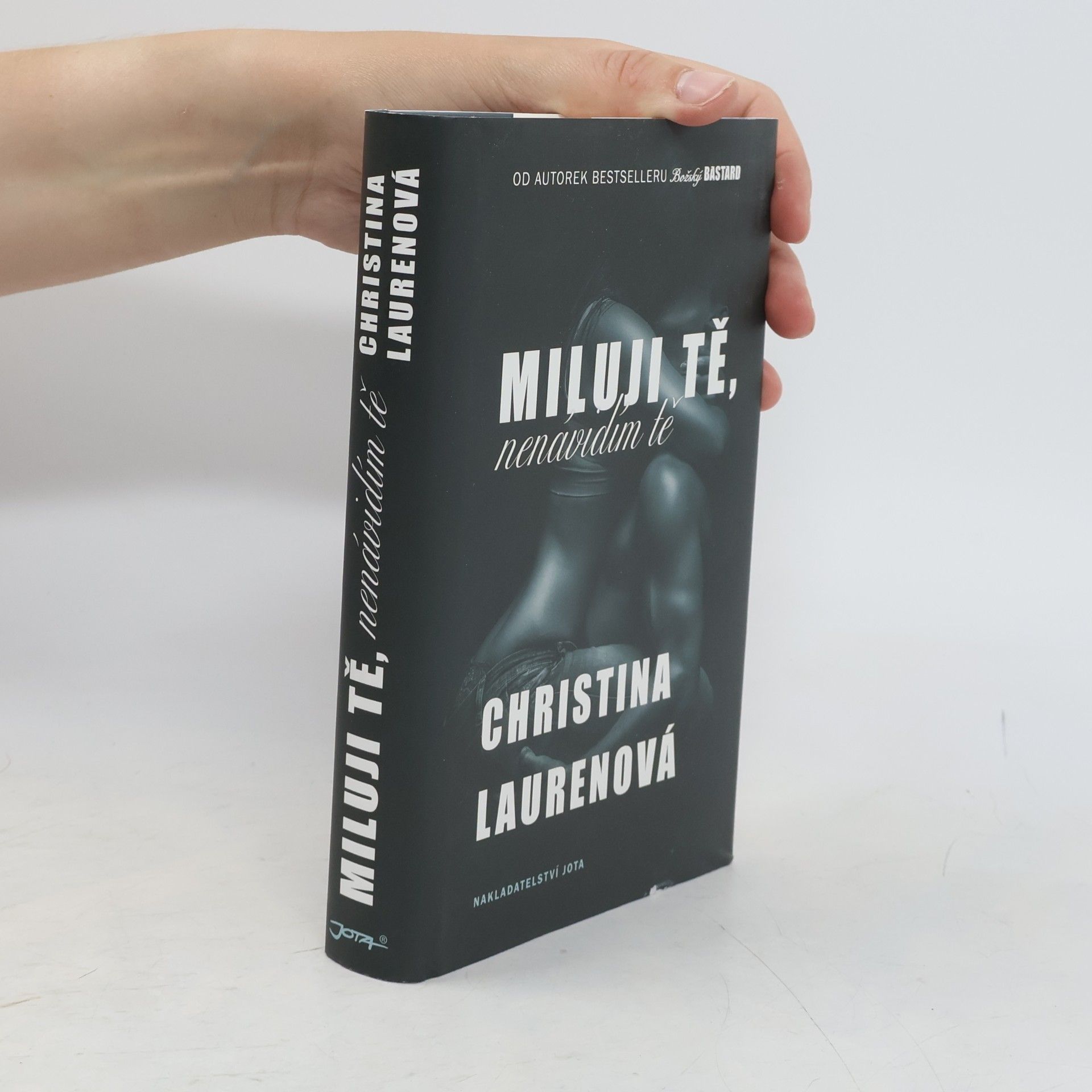 Christina Lauren Miluji tě, nenávidím tě