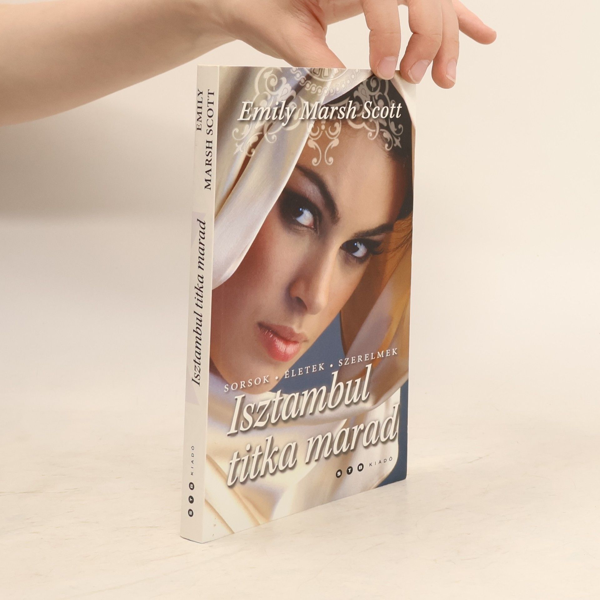 Emily Marsh Scott Isztambul titka marad