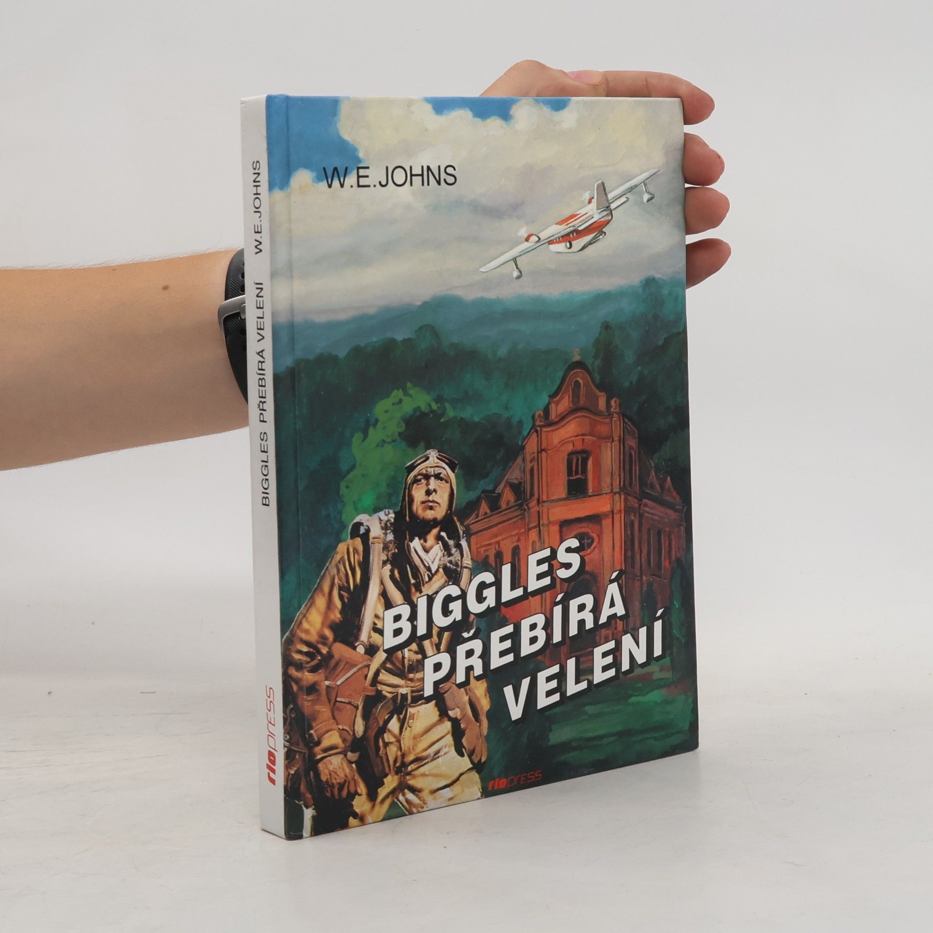Biggles přebírá velení