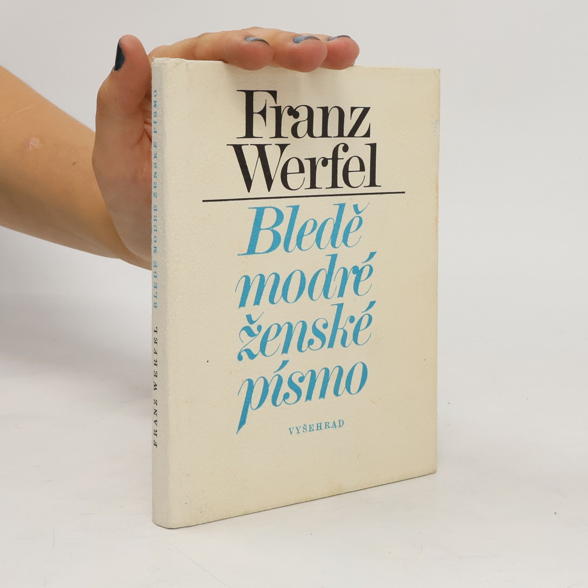Bledě modré ženské písmo