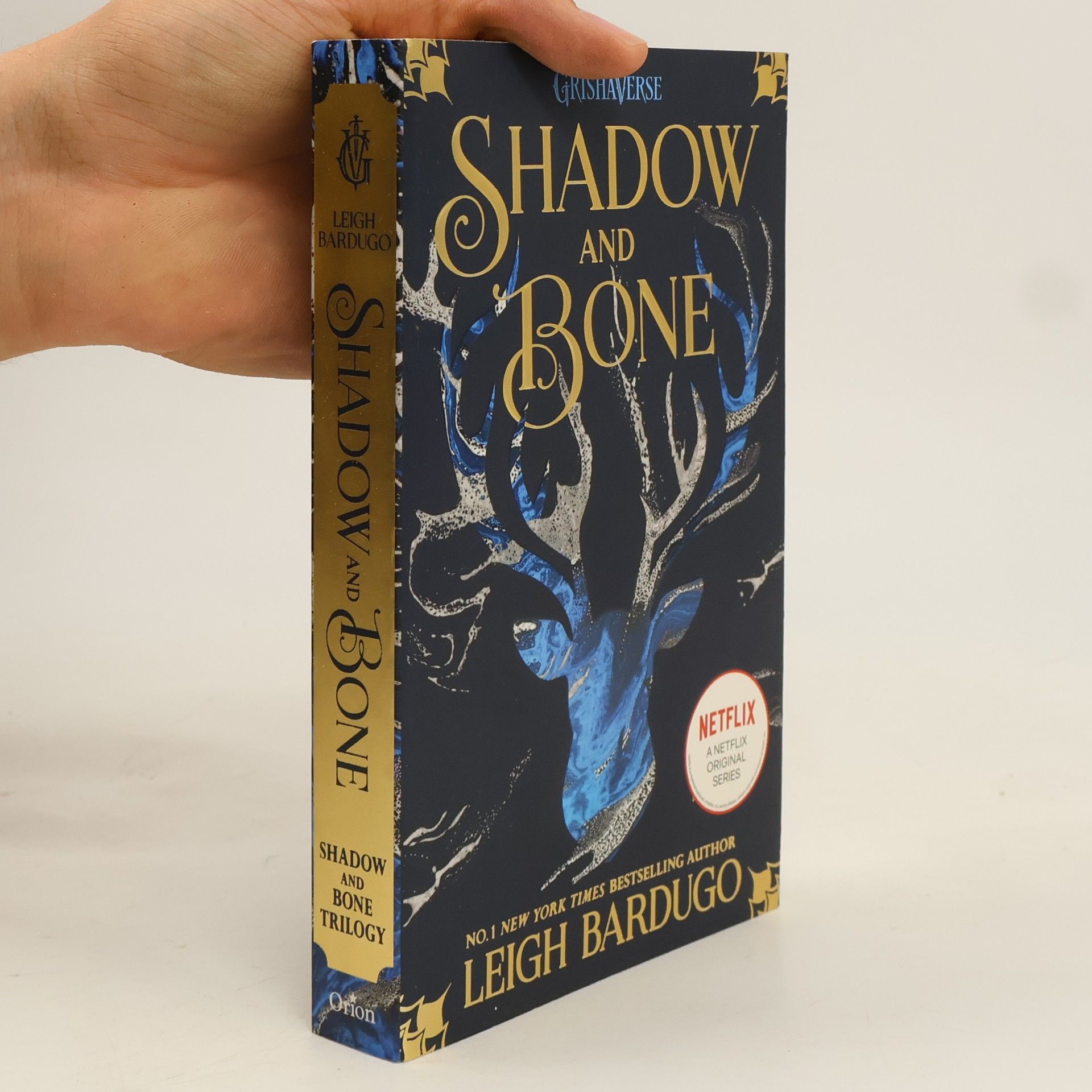 Leigh Bardugo Shadow and Bone