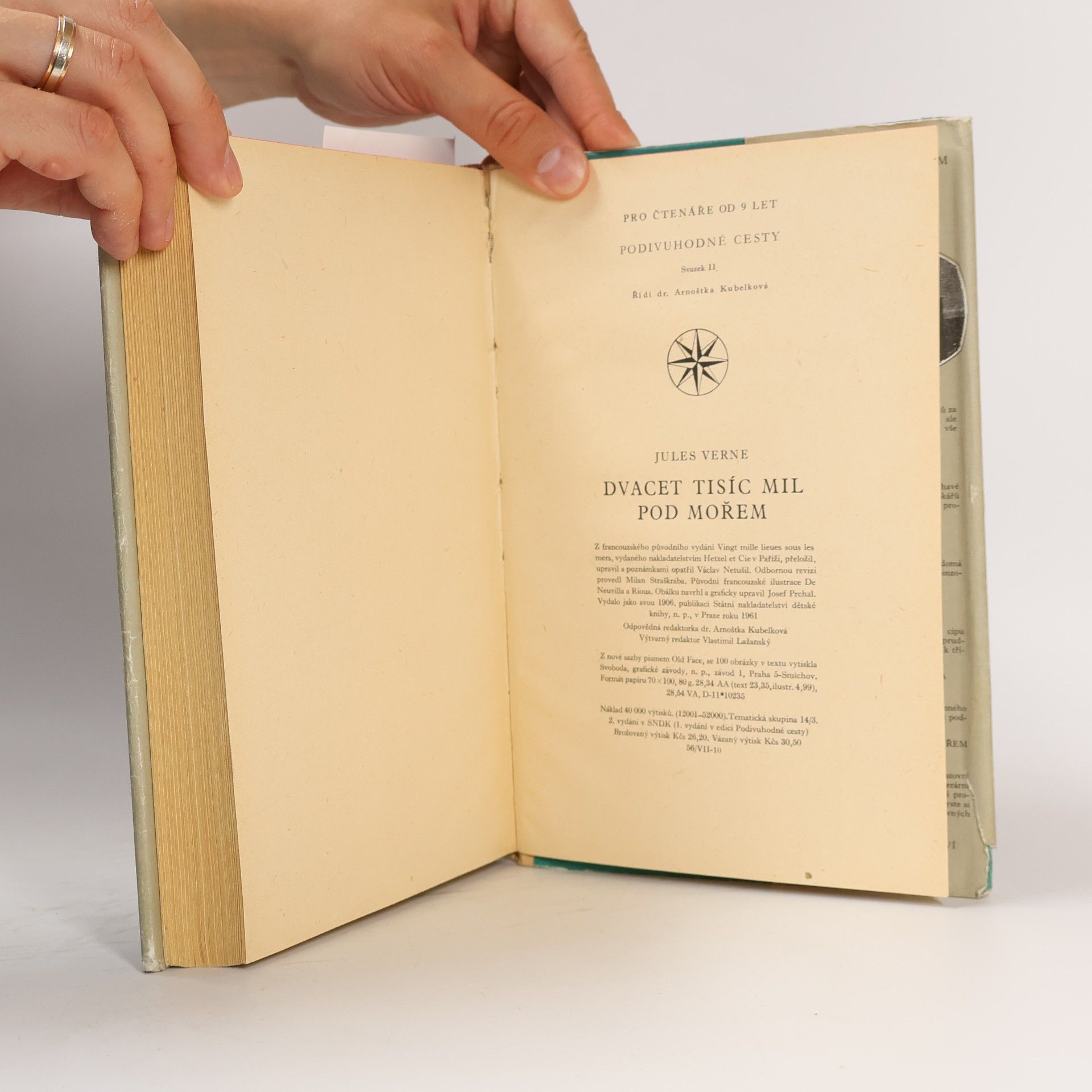 Jules Verne Dvacet tisíc mil pod mořem