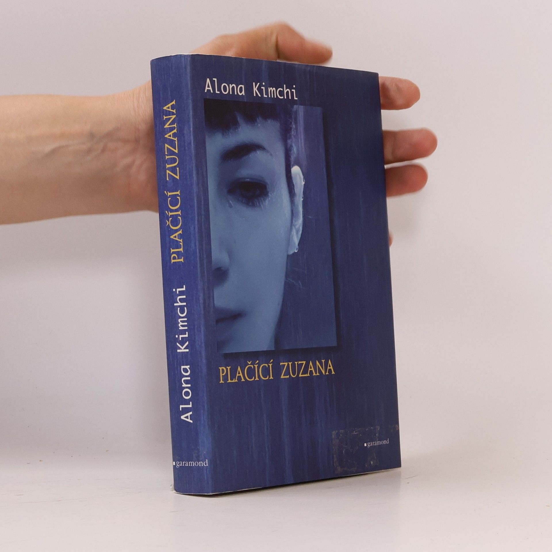 Alona Kimchi Plačící Zuzana