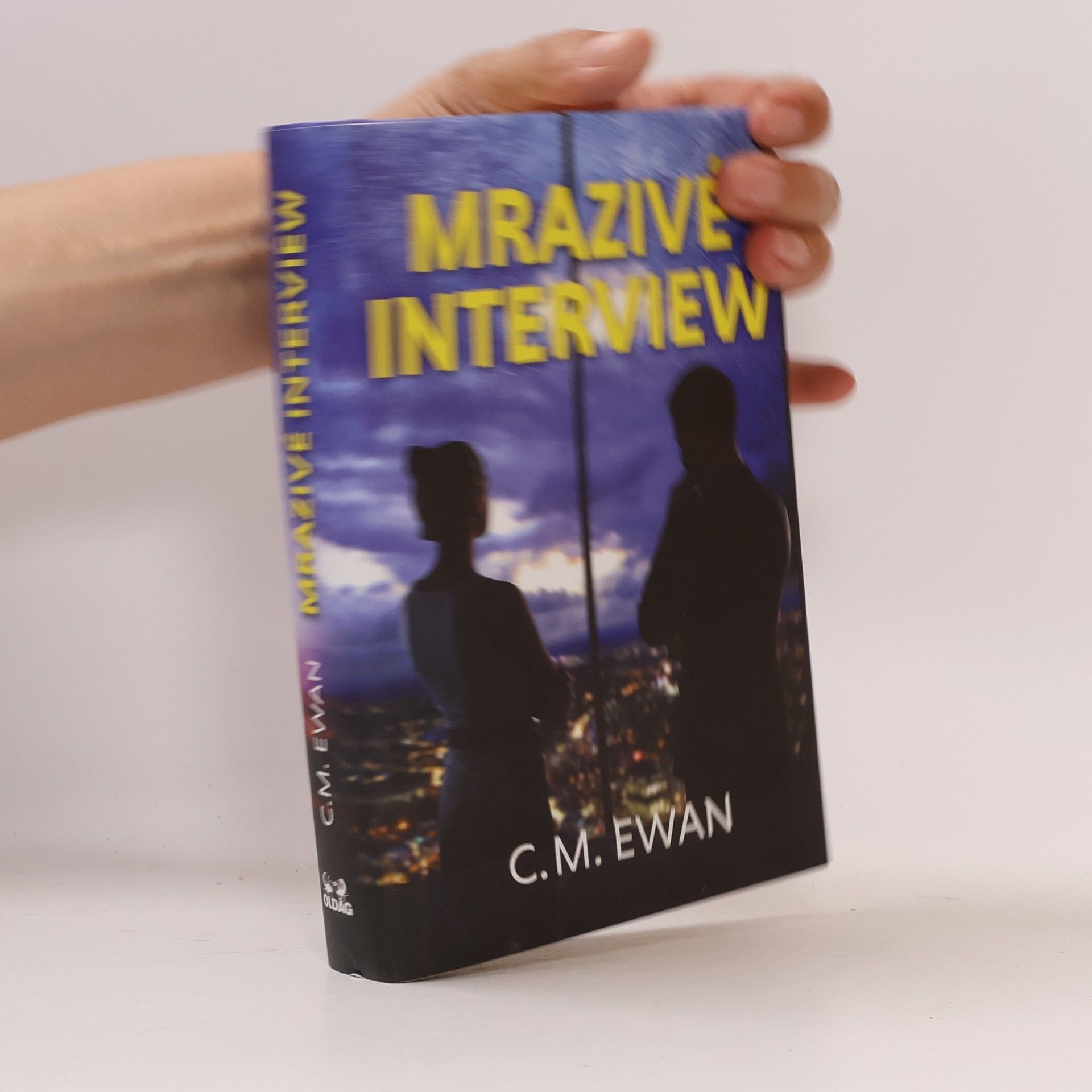 Chris Ewan Mrazivé interview