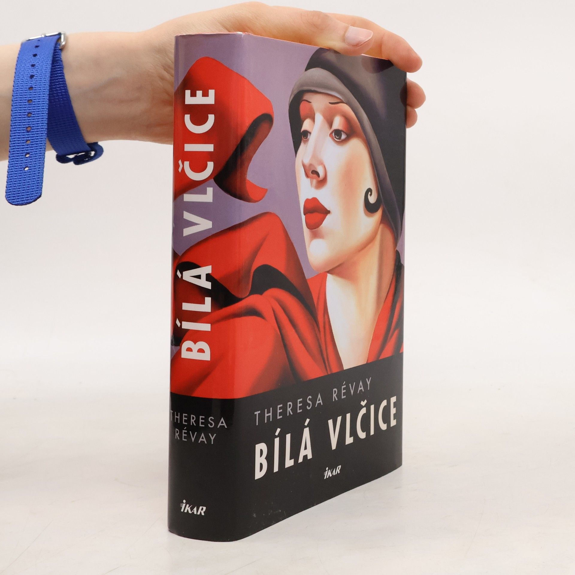 Theresa Révay Bílá vlčice