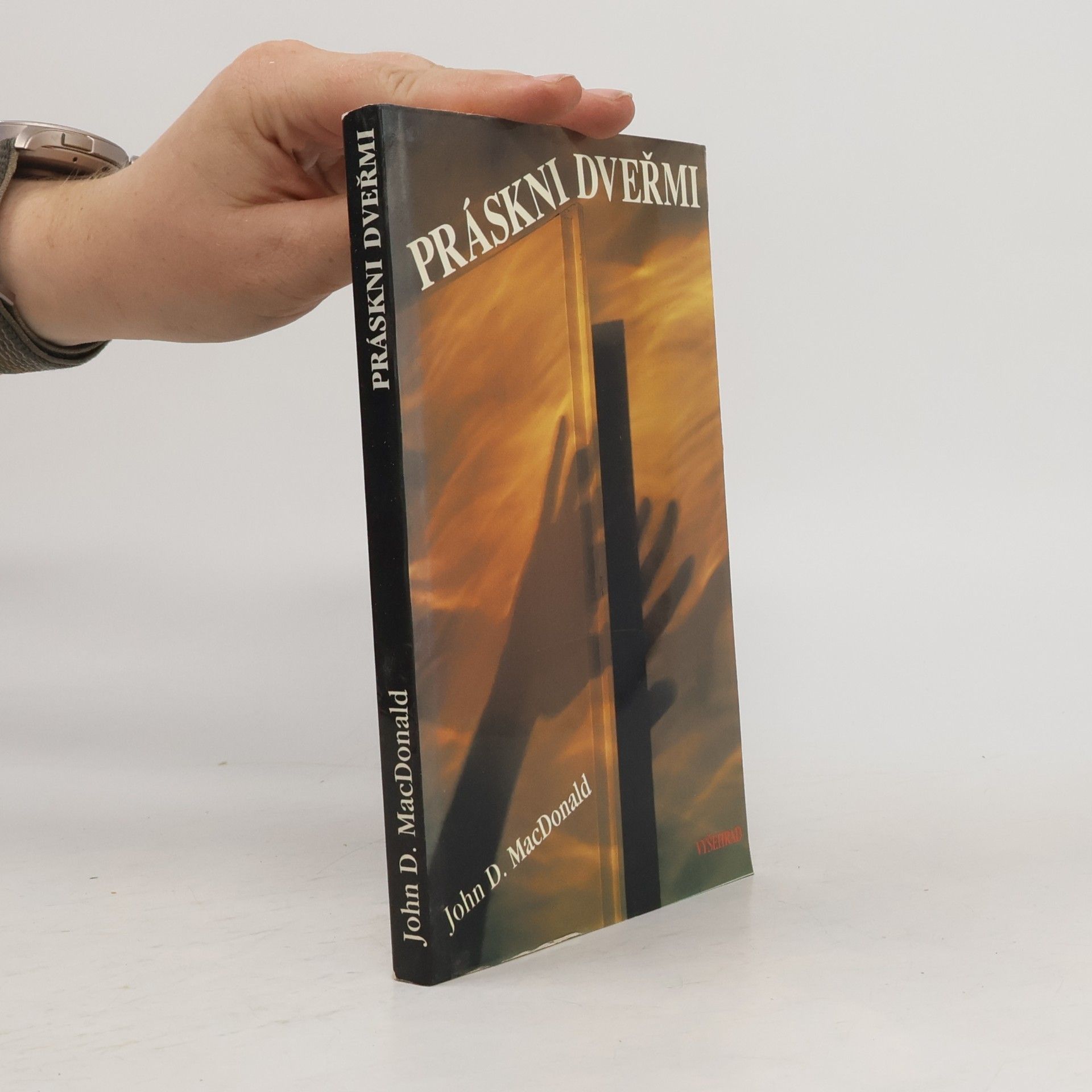 John D. MacDonald Práskni dveřmi