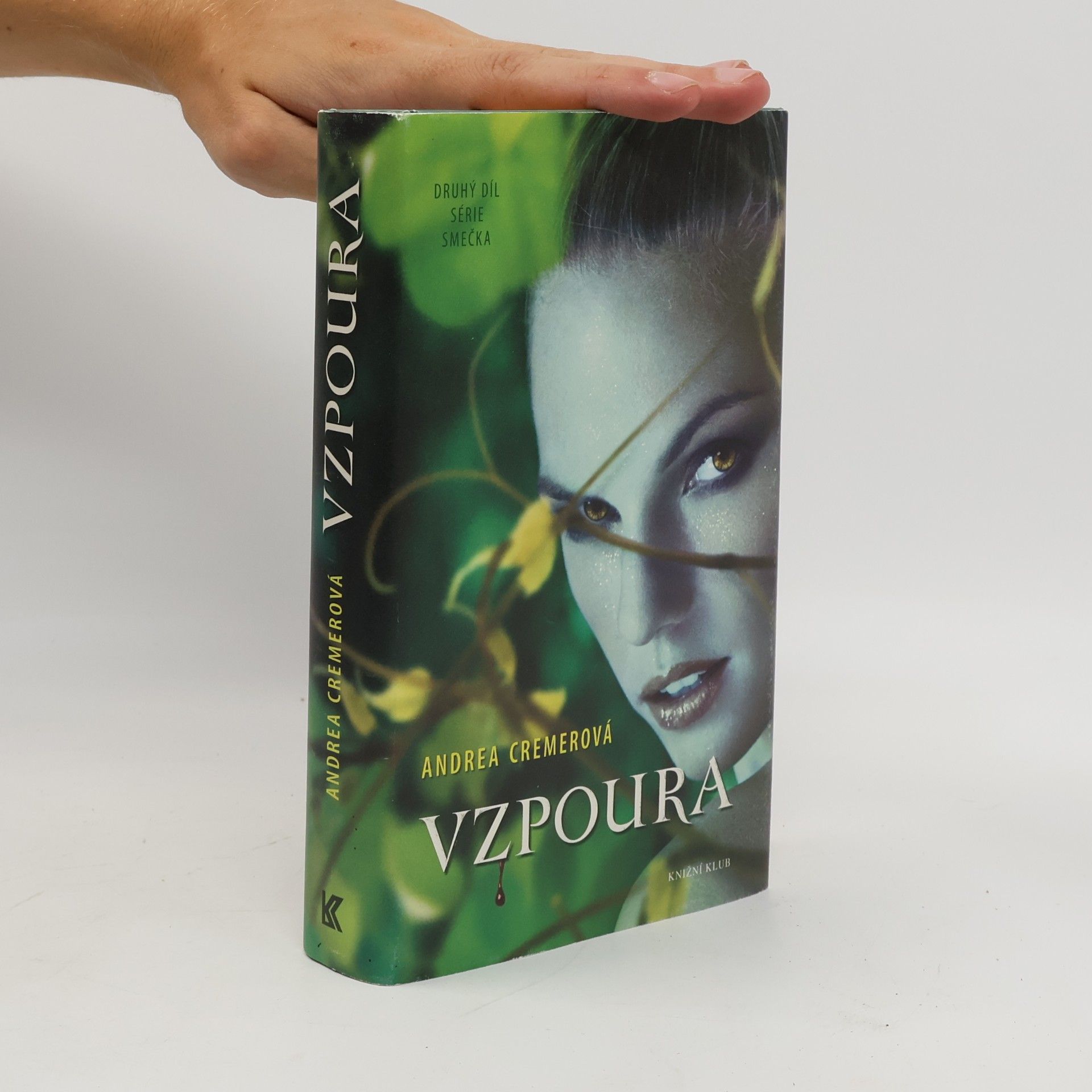 Andrea Cremer Vzpoura