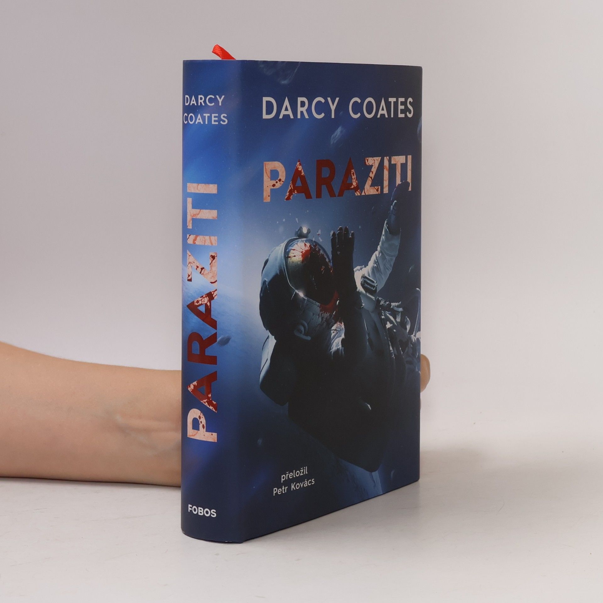 Darcy Coates Paraziti