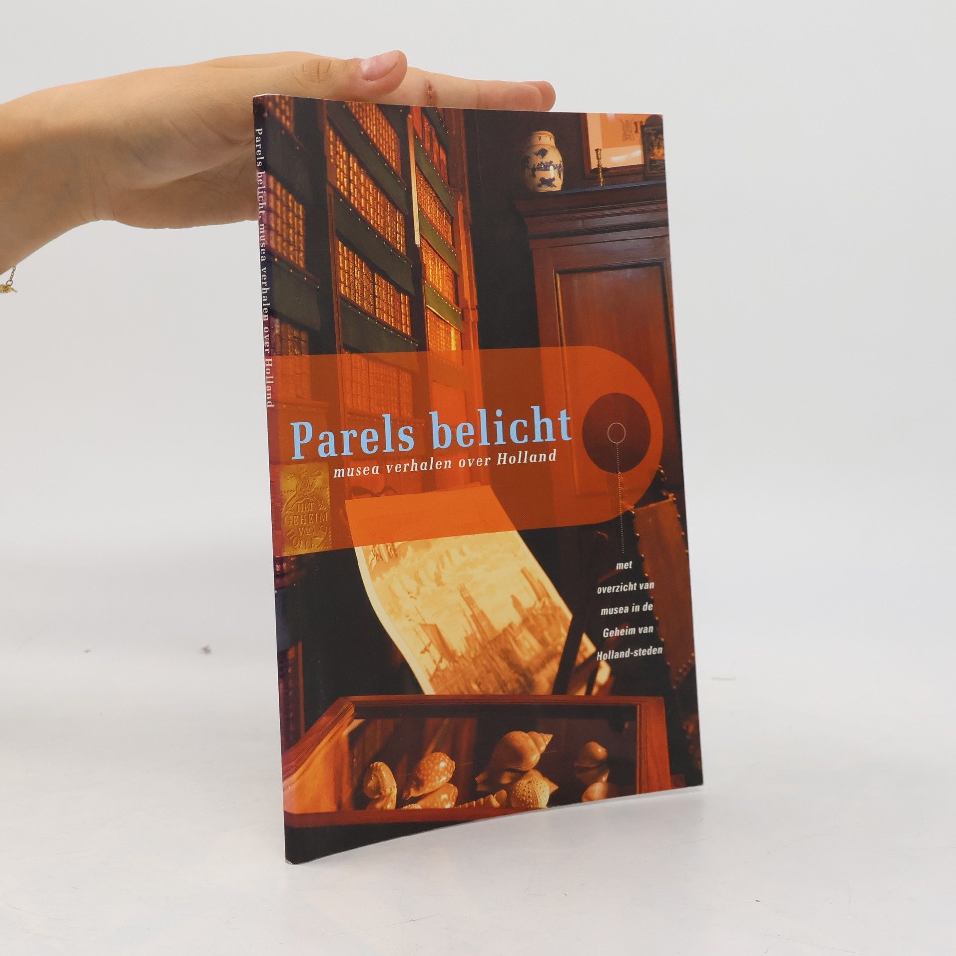 Monique F. Roscher Parels belicht