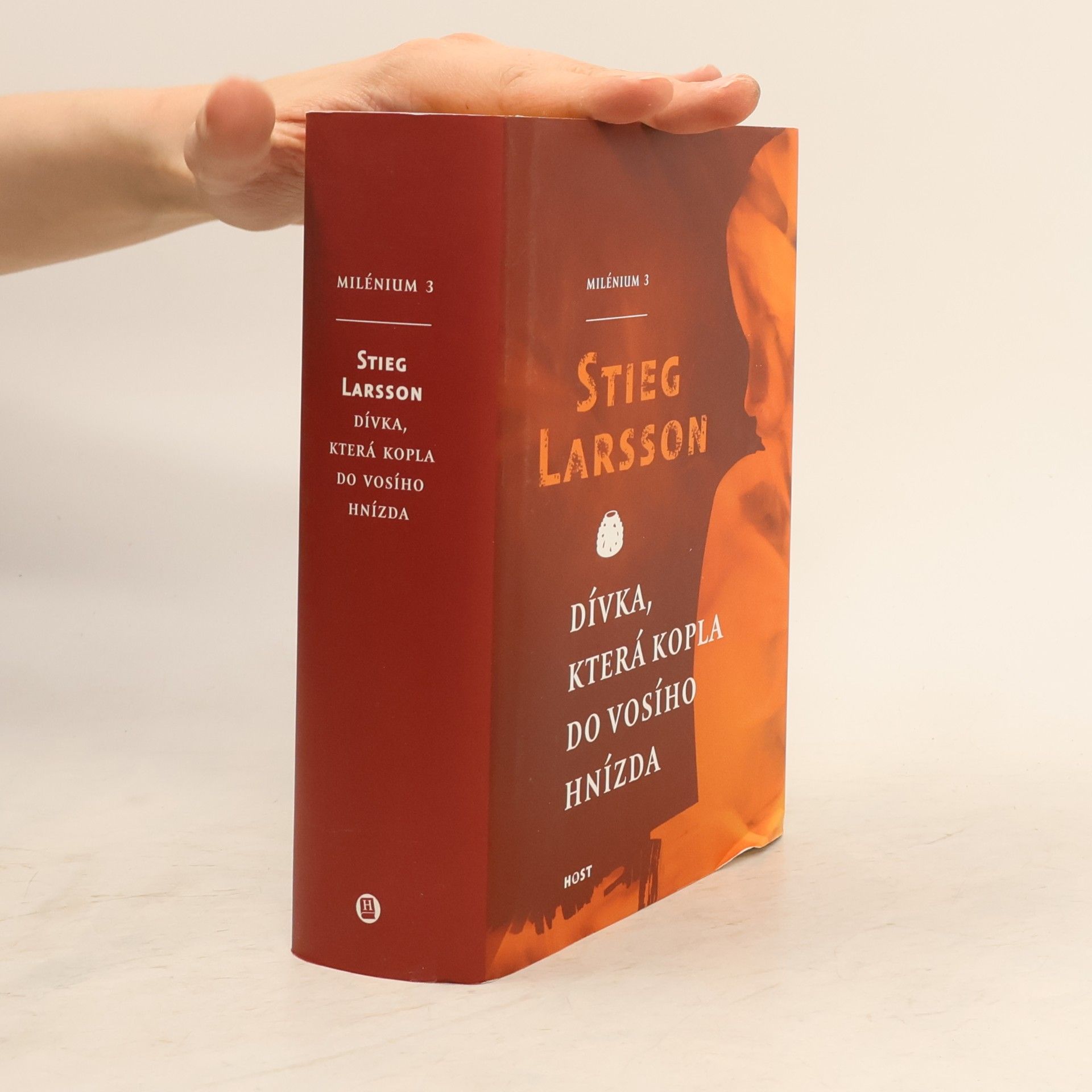 Stieg Larsson Dívka, která kopla do vosího hnízda