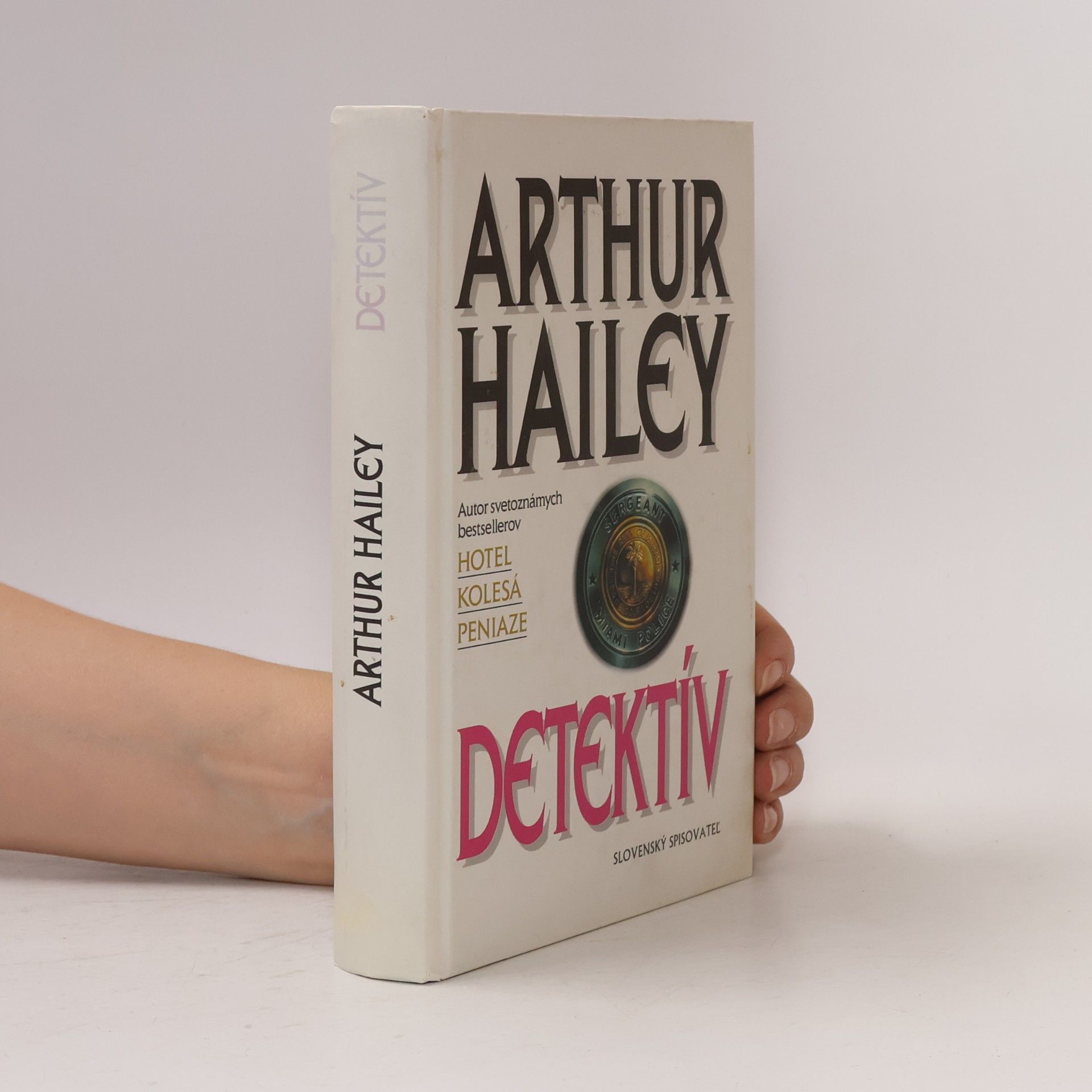 Arthur Hailey Detektív