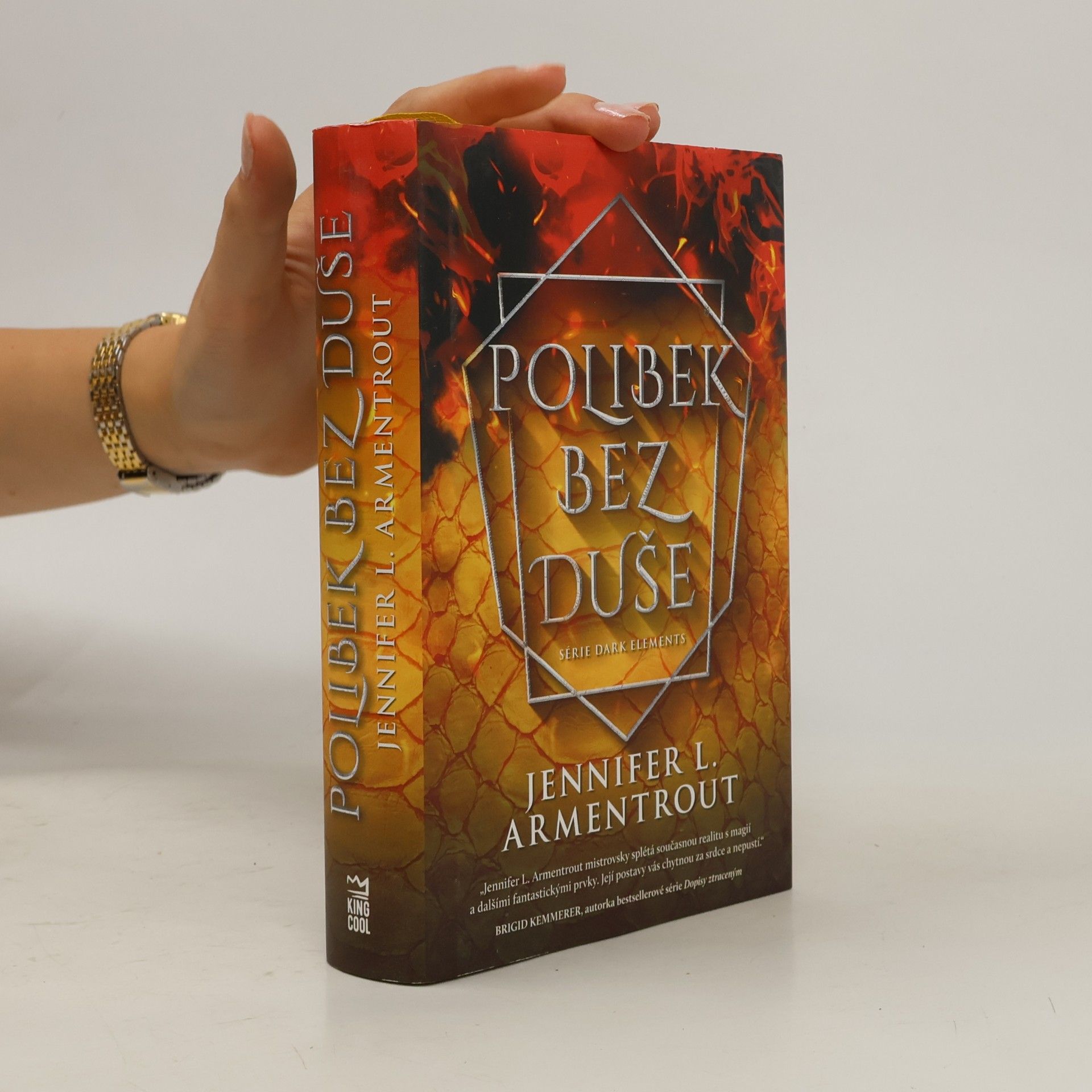Jennifer L. Armentrout Polibek bez duše