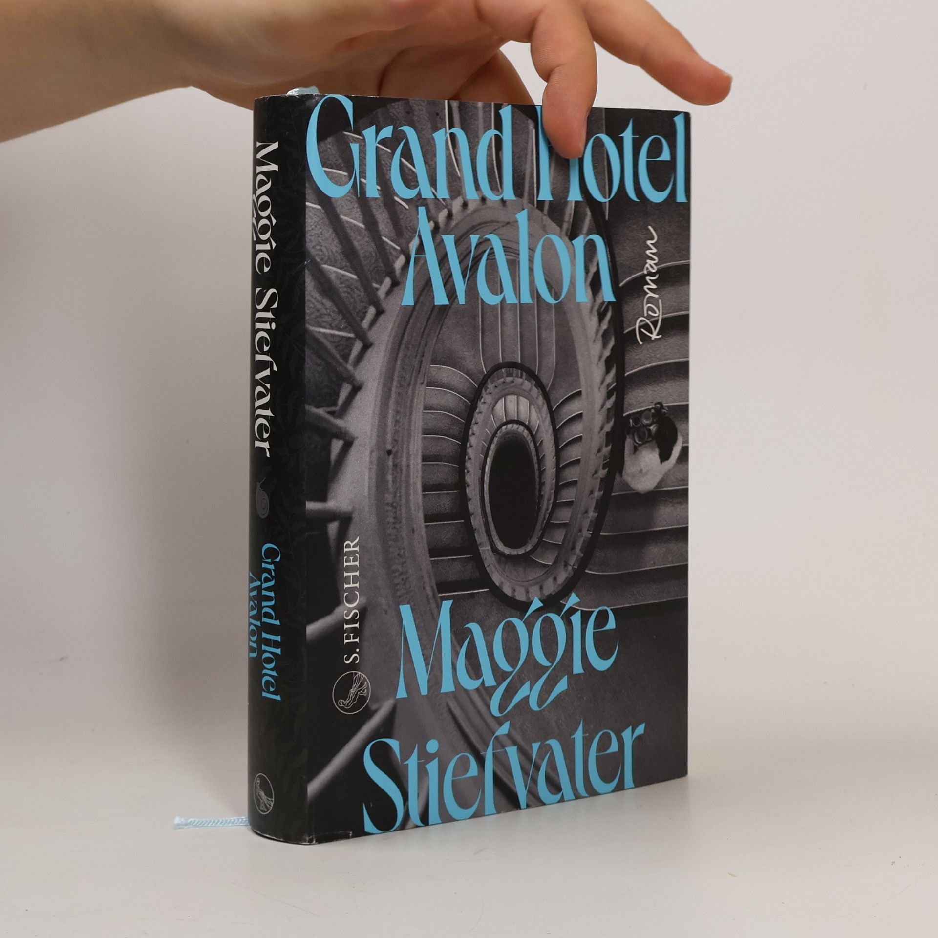 Maggie Stiefvater Grand Hotel Avalon