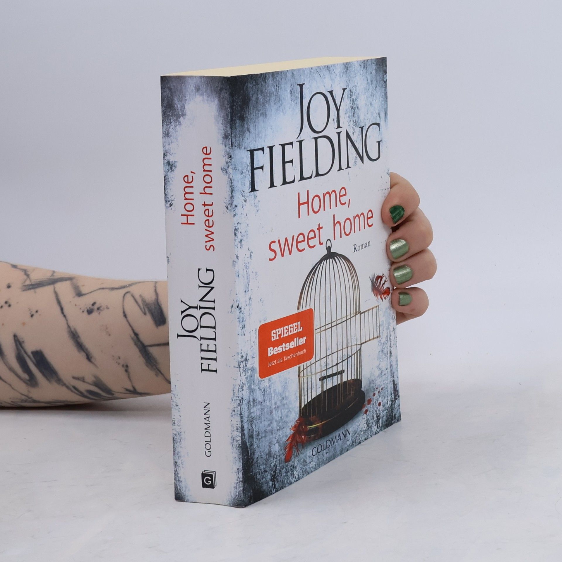 Joy Fielding Home, sweet home