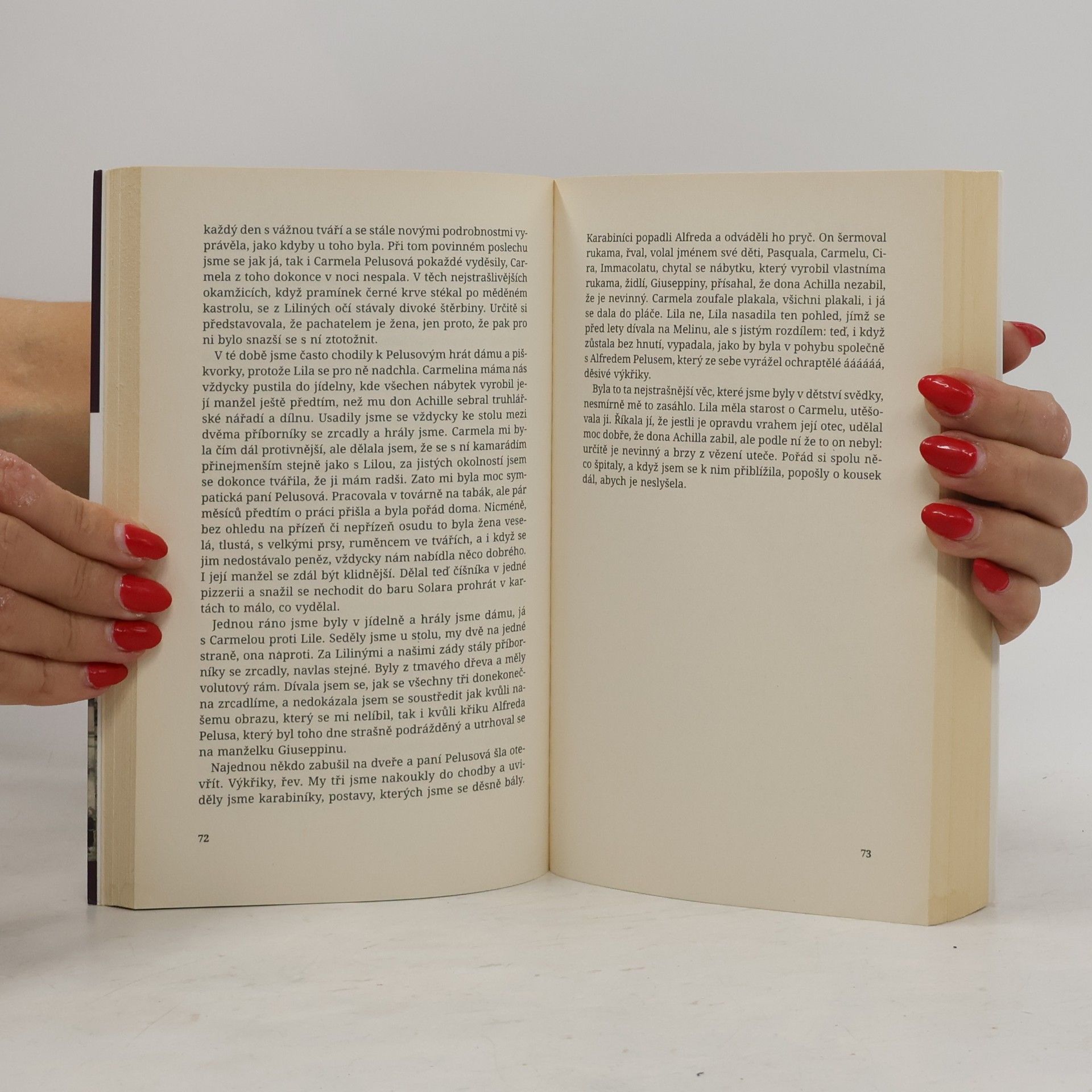Elena Ferrante Geniální přítelkyně 1. Dětství a dospívání
