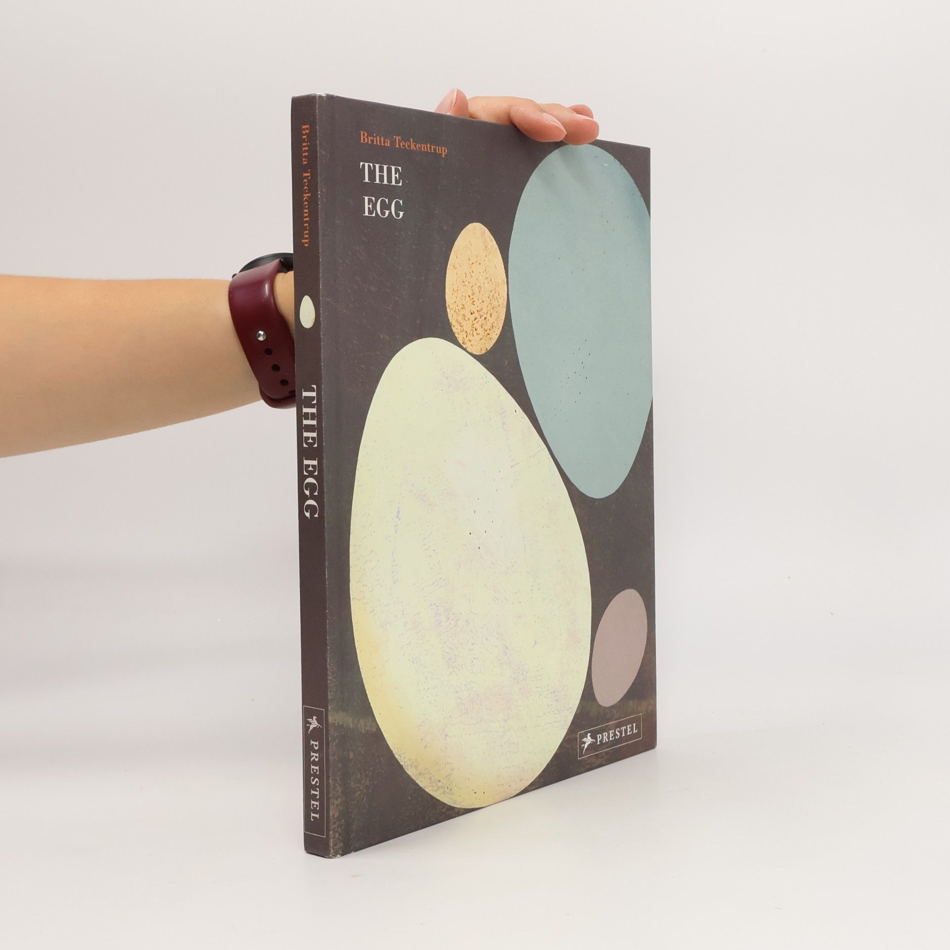 Britta Teckentrup The Egg