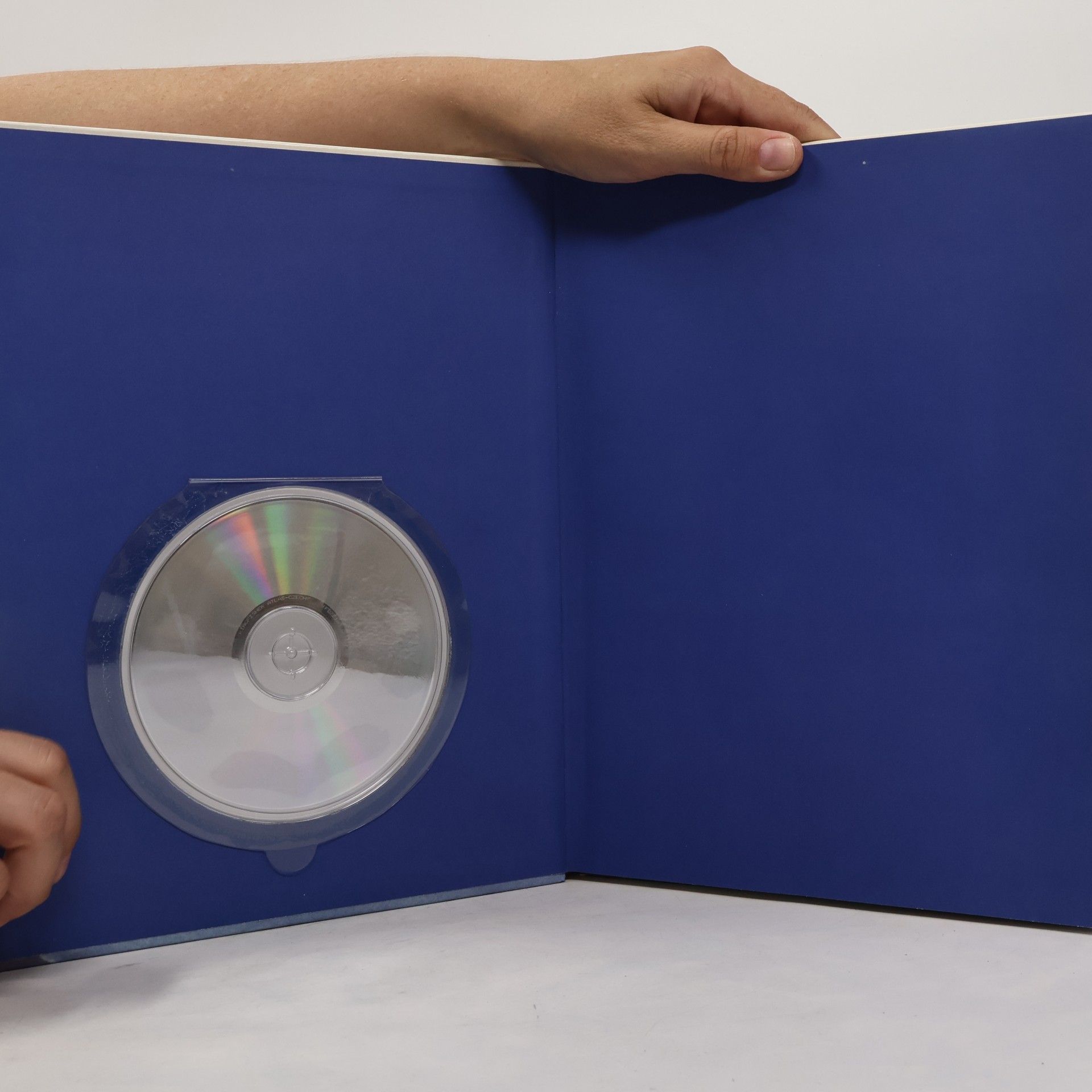 Kolektiv autorů CD-ROM. Školní atlas světa